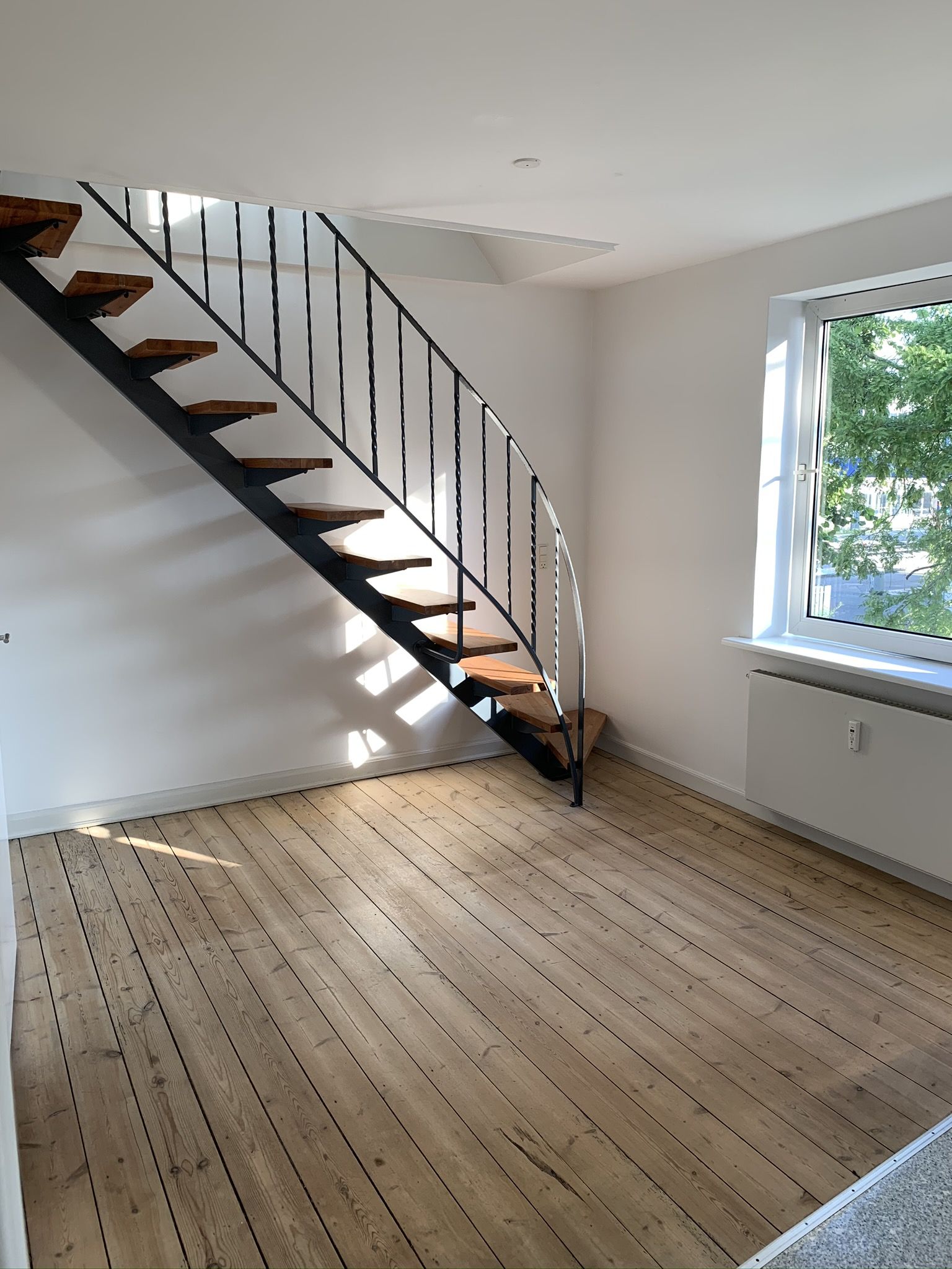 Hyggelig og charmerende dejlig stor lys 3 værelses lejlighed på 74 m2, Odense C.