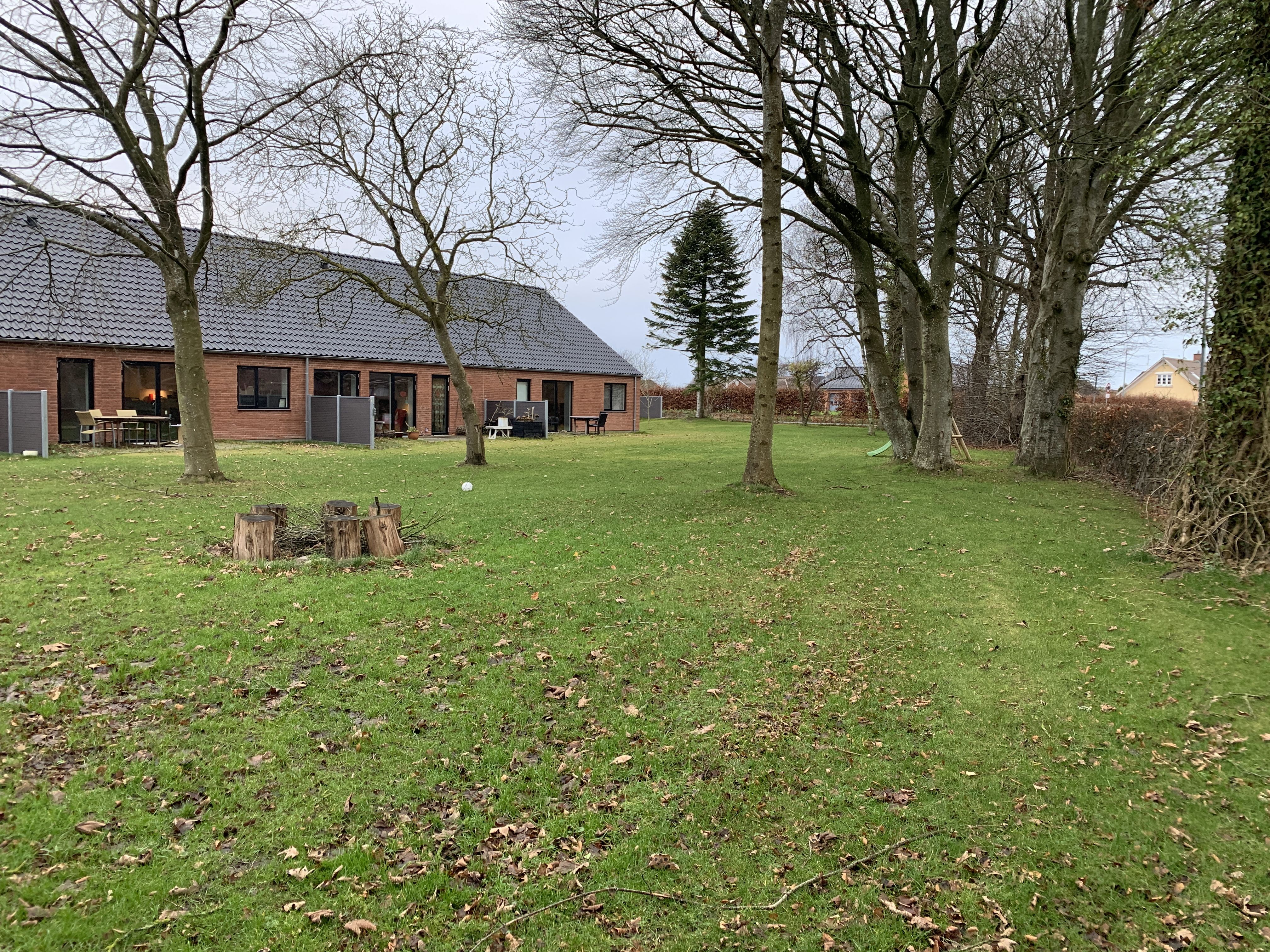 Enderækkehus i rolige omgivelser