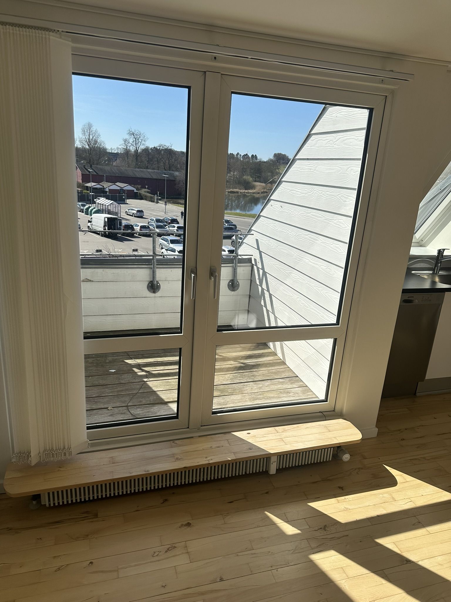 Flot istandsat  udsigtslejlighed med dejlig terrasse