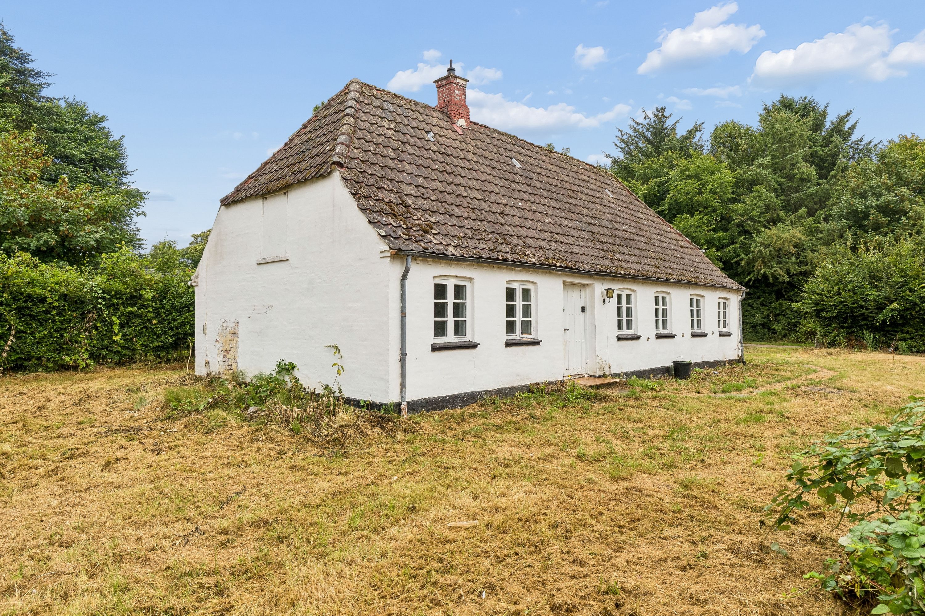 Skønt beliggende hus på dobbeltgrund op til skov