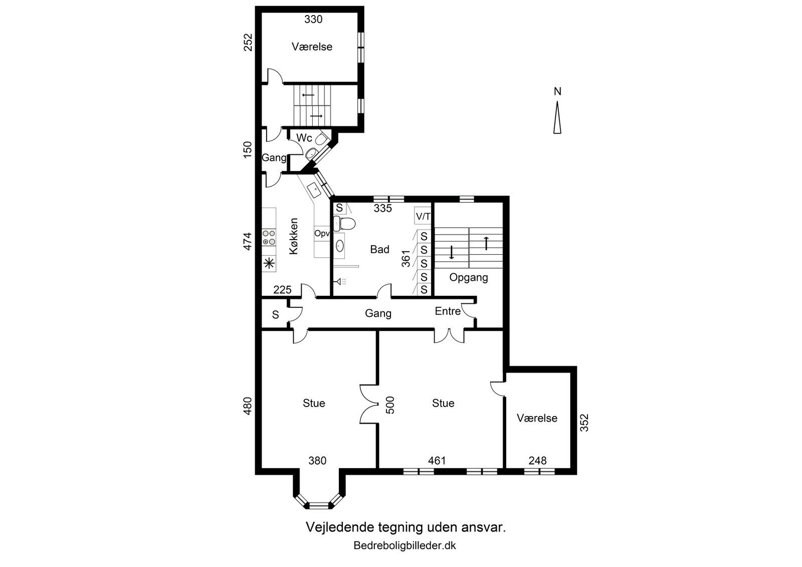 Lys og klassisk 5-værelses med to stuer en suite, karnap og gæstetoilet – 140 m2