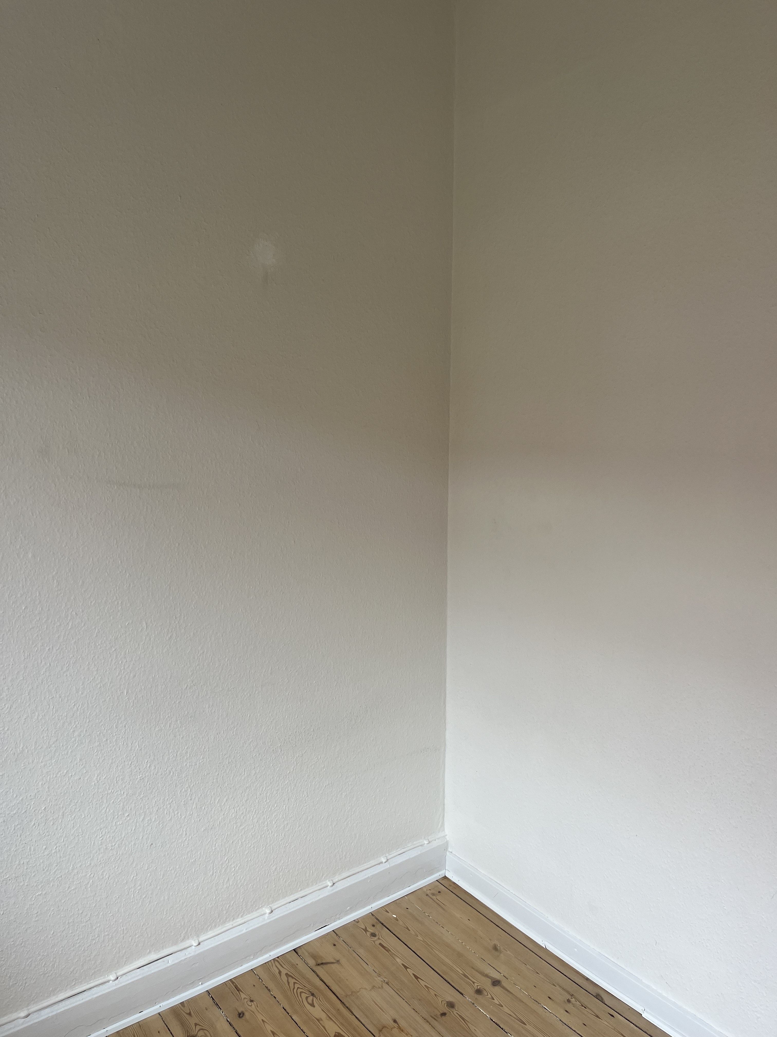 Lys og velholdt 2-værelses lejlighed på øverste etage