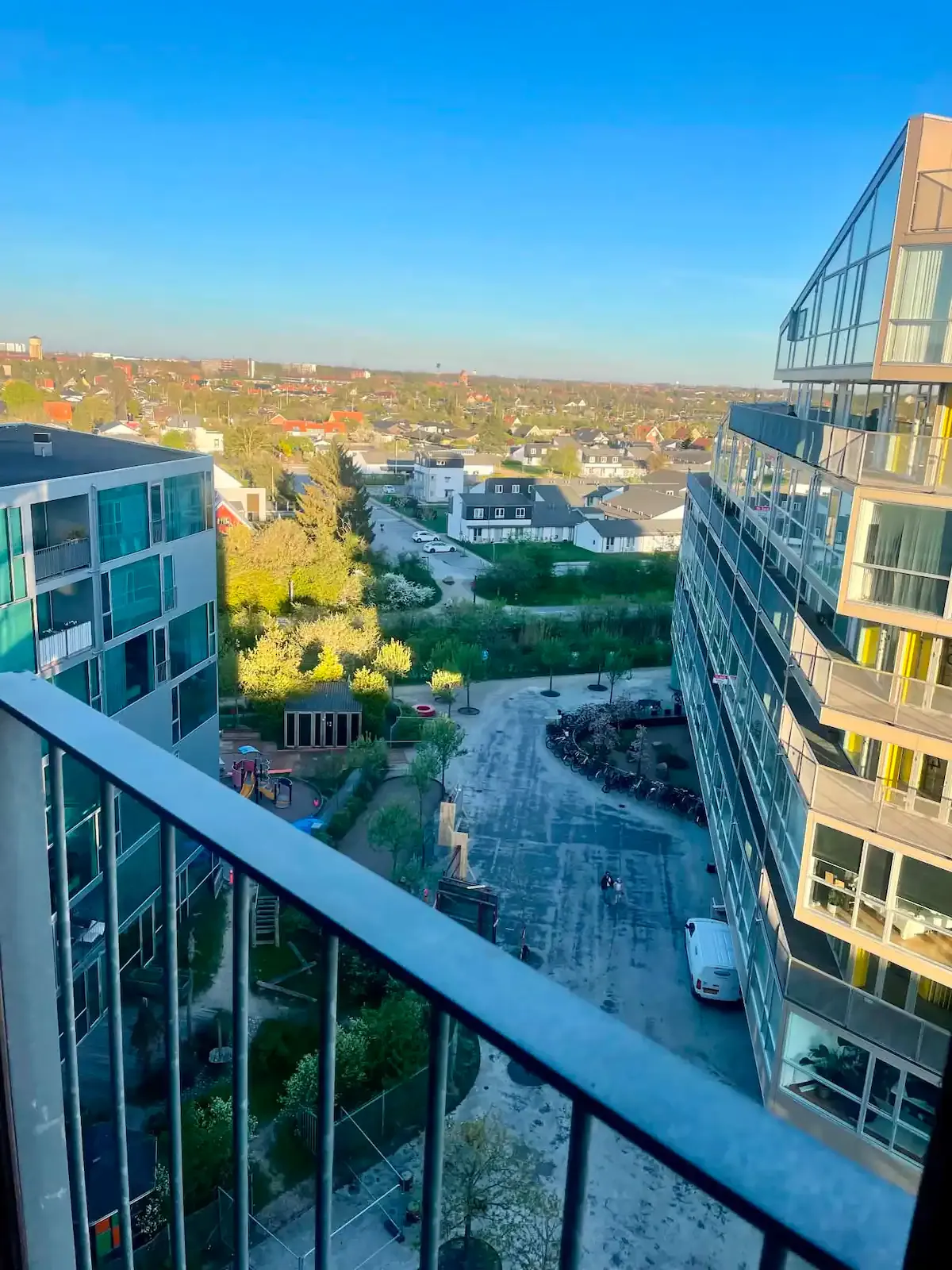 Fully Furnished, Bright New York-Style Apartment on the 8th Floor in Central Copenhagen – 5 Min. to Metro, CPR Registration Available
