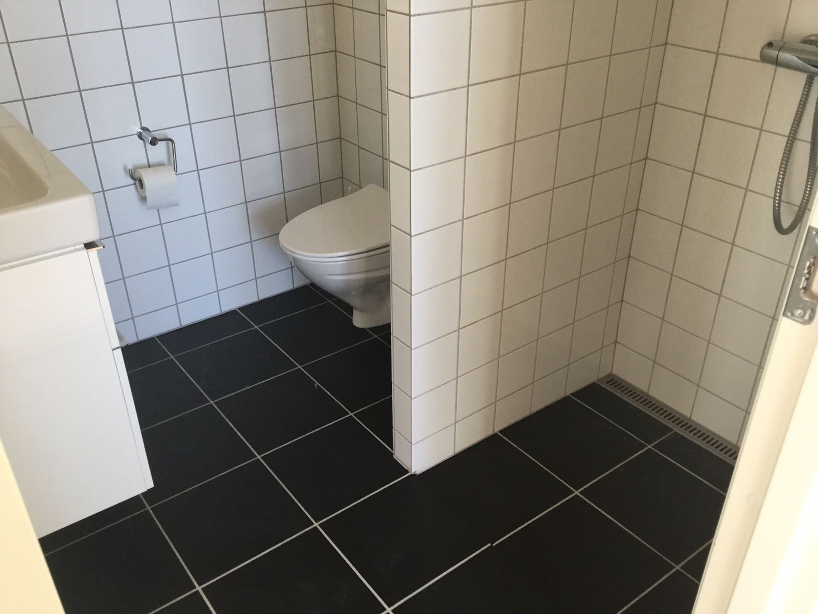 Moderne 3-vær med pænt køkken og bad