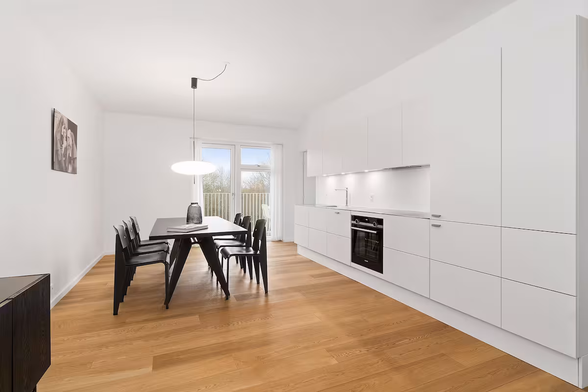 Fully furnished luxurious apartment 