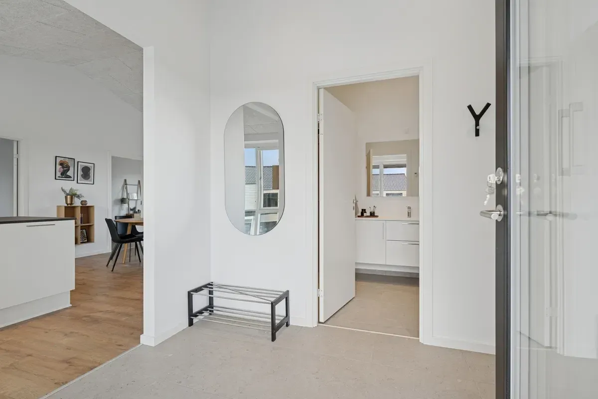 Lys 3-værelses på 82 m2 med terrasse, parkering og opvaskemaskine