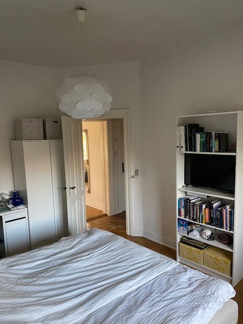 Utrolig lækker lys 2 værelses herskabslejlighed beliggende midt i hjertet af Odense