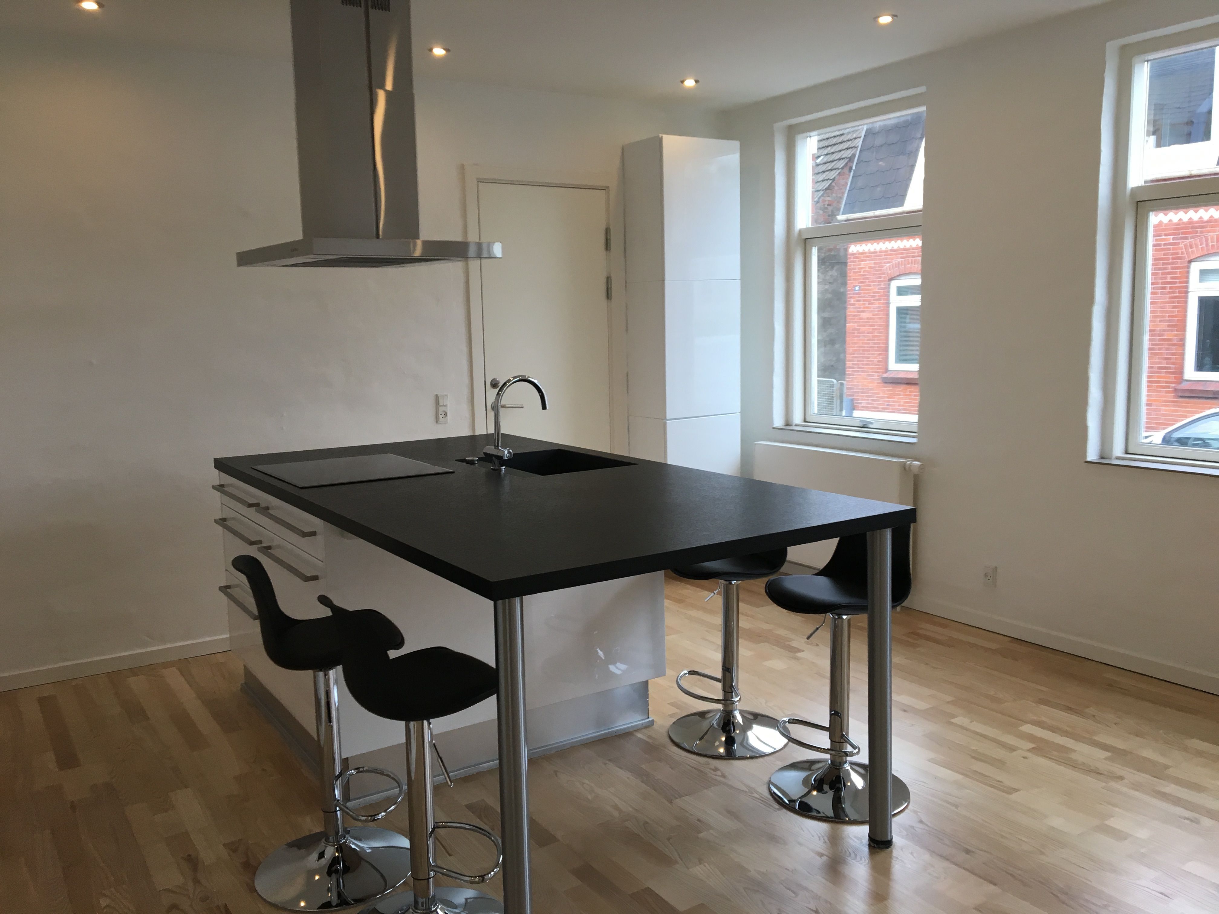 Super lækker lejlig, total renoveret samt energivenlig.