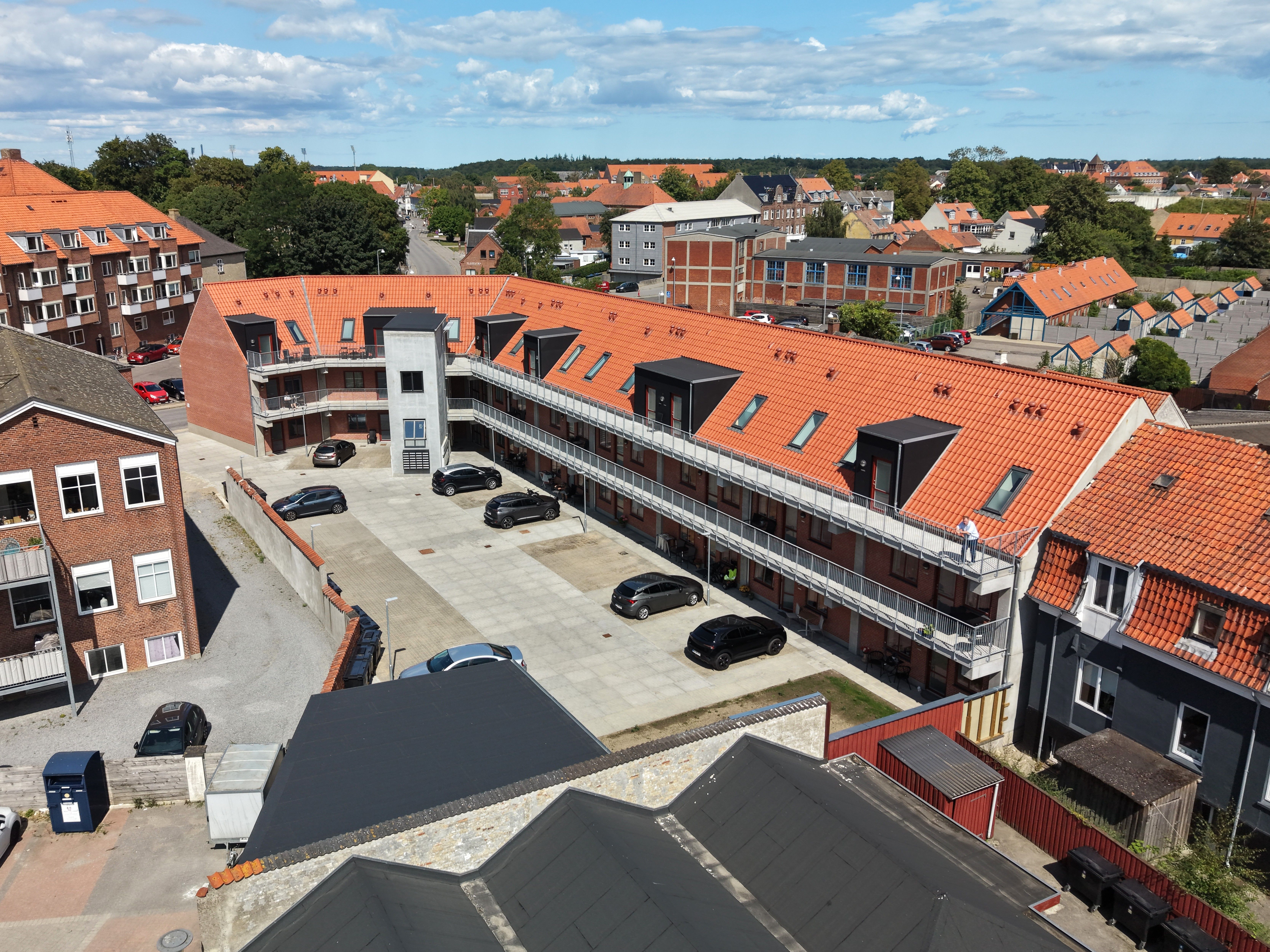 Nyopført 3 værelses lejlighed ved vand og centrum