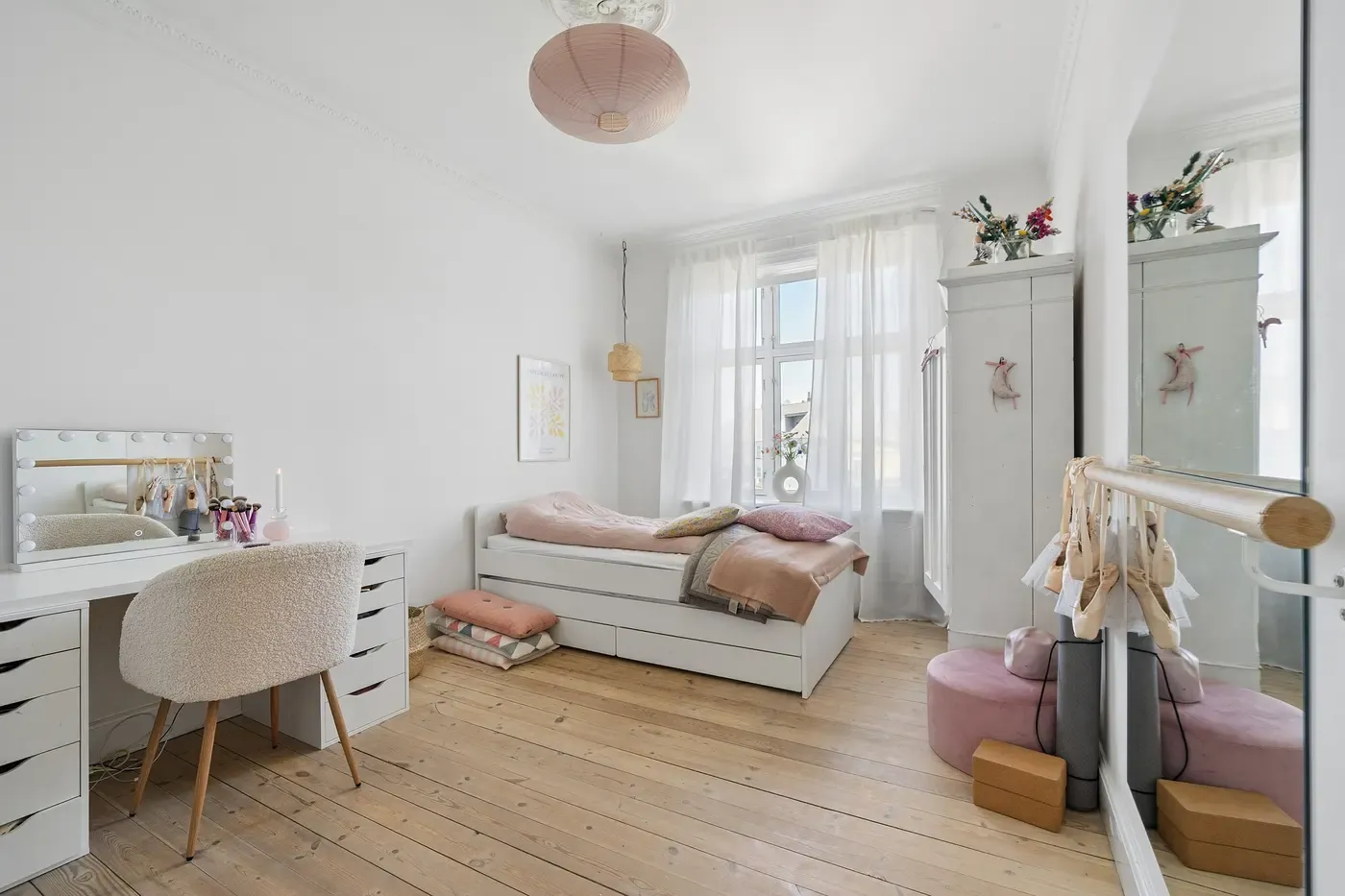 Fantastisk 5-værelses med privat tagterrasse
