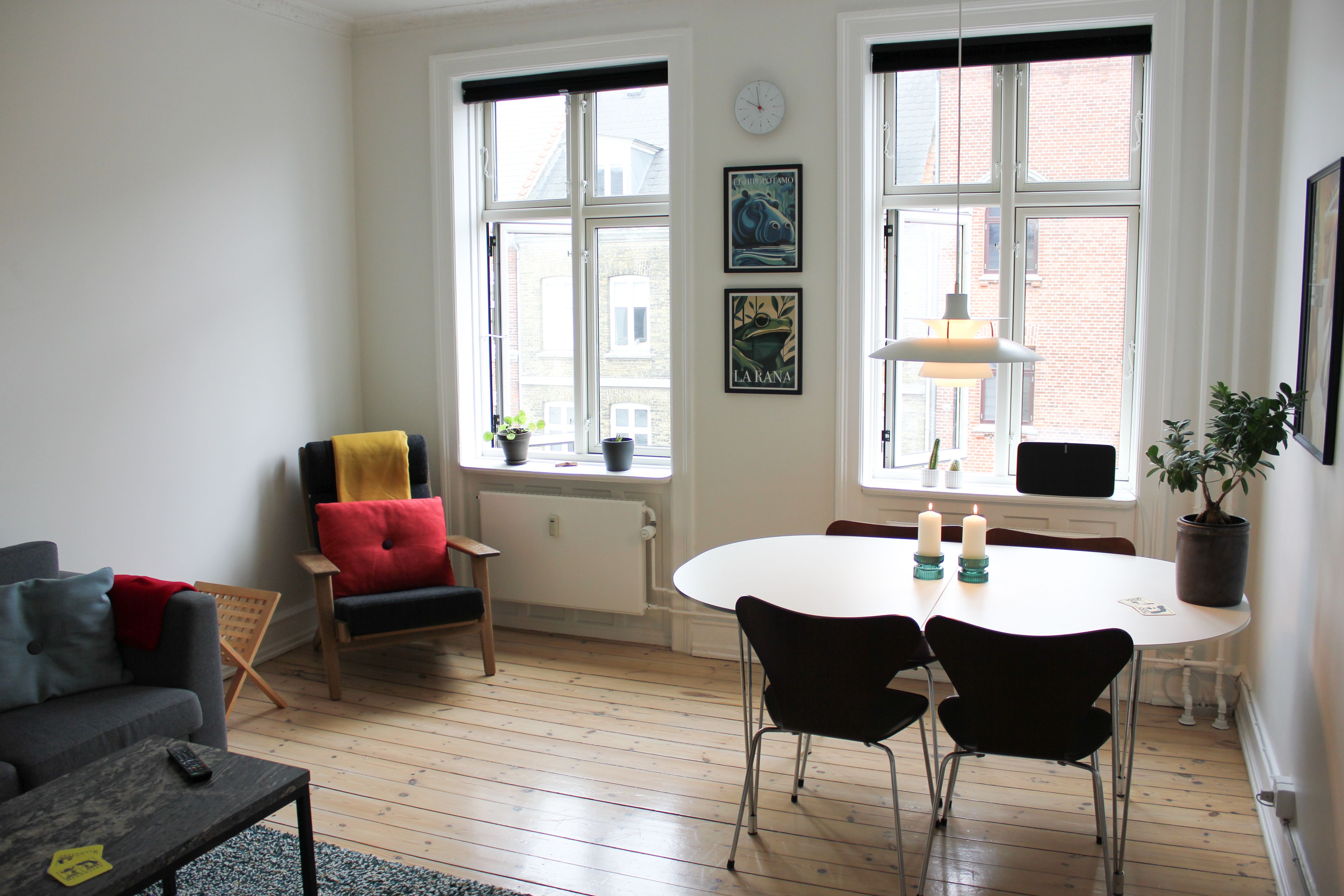 Furnished, bright and cozy 3-room Apartment in Frederiksberg’s Svømmehalskvarter – 68 m² with large courtyard balcony