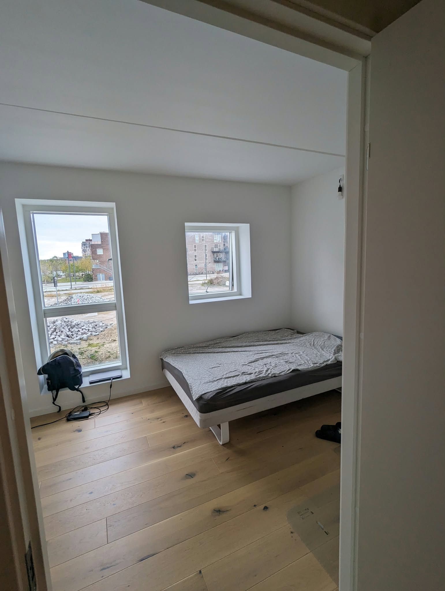Looking for a roomate for a share house