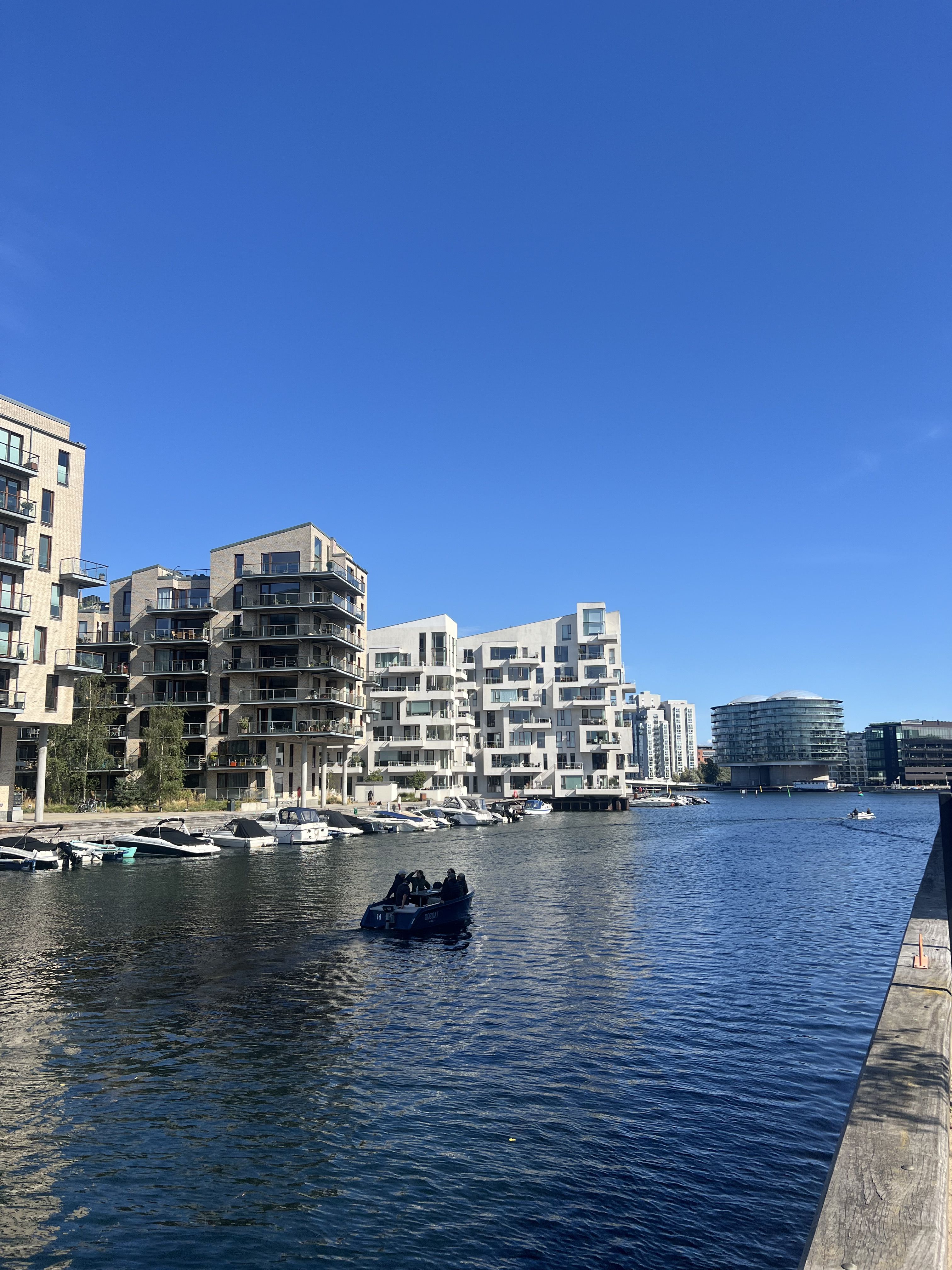     Exclusive furnished waterfront apartment – large terrace & harbour 