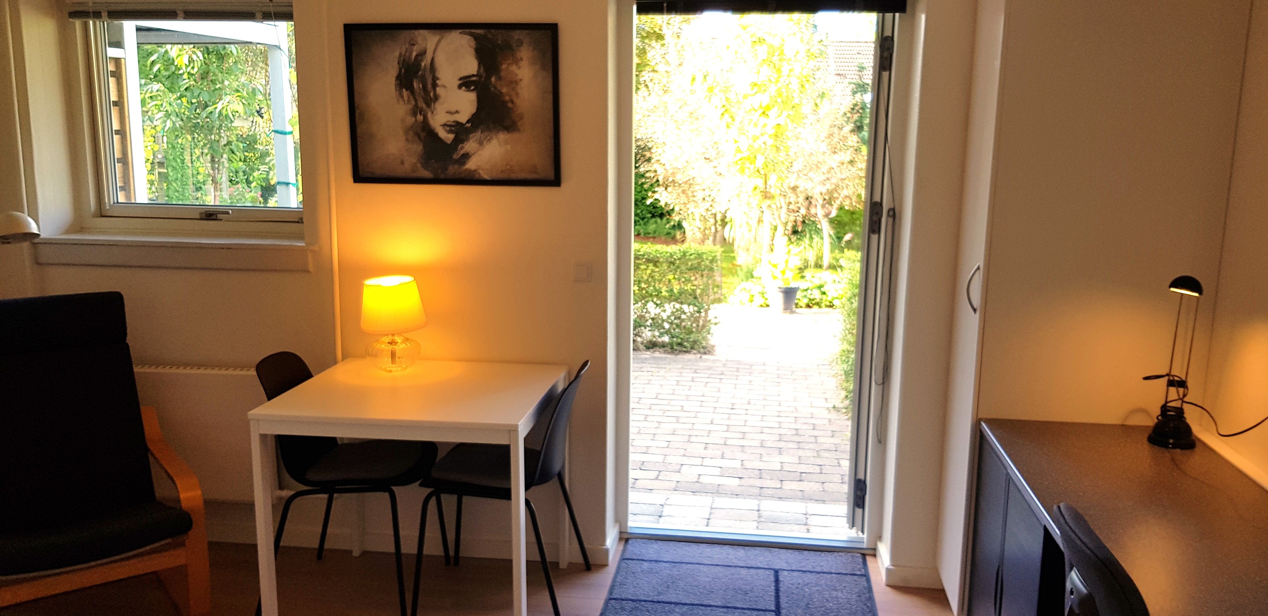 Attraktivt 1-vær. lejl. med privat indgang og egen solterrasse