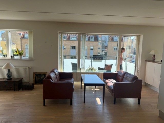 4 Rooms for rent 
