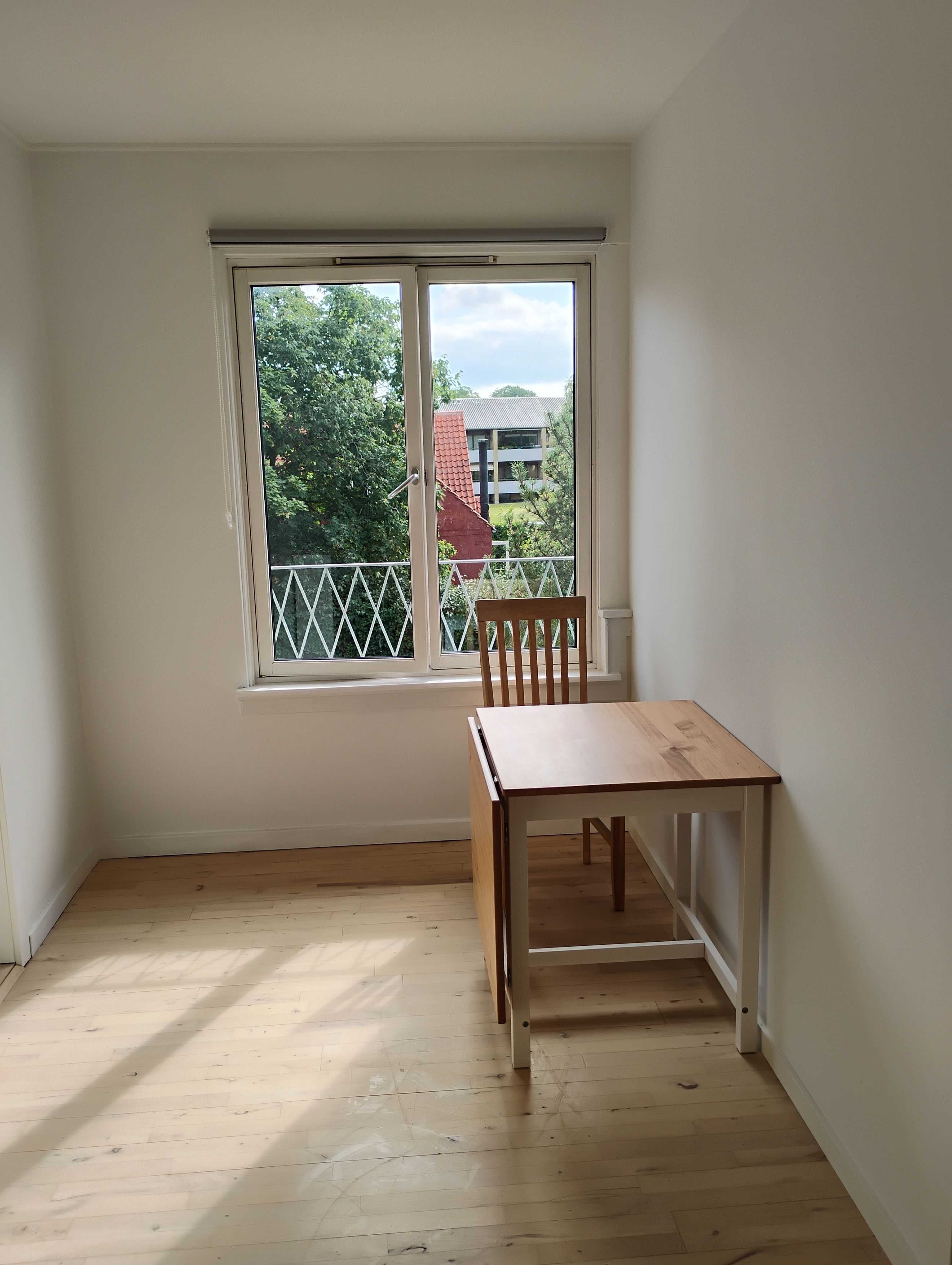 2 Værelset lejlighed på 39 kvm med ny altan /2 Room Apartment with new balcony