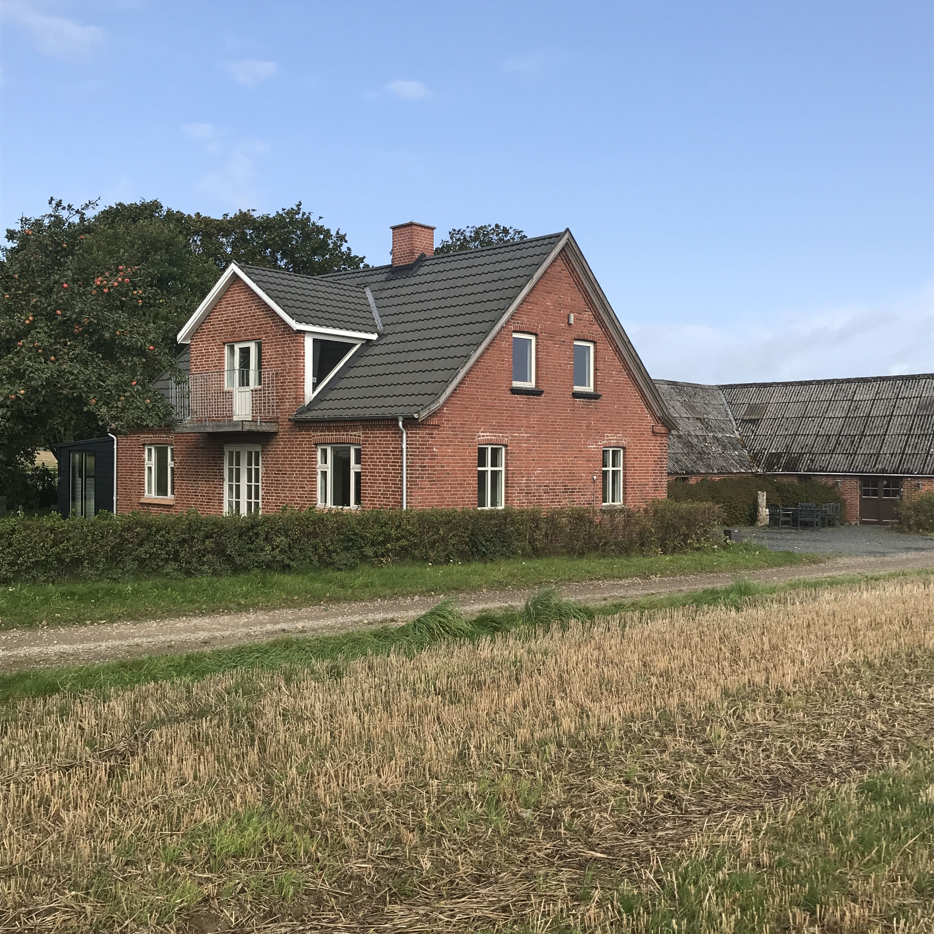 Stuehus til hesteejendom udlejes i Skivholme