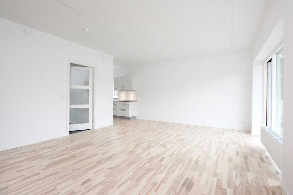Moderne 4 vær. lejlighed med skøn altan.