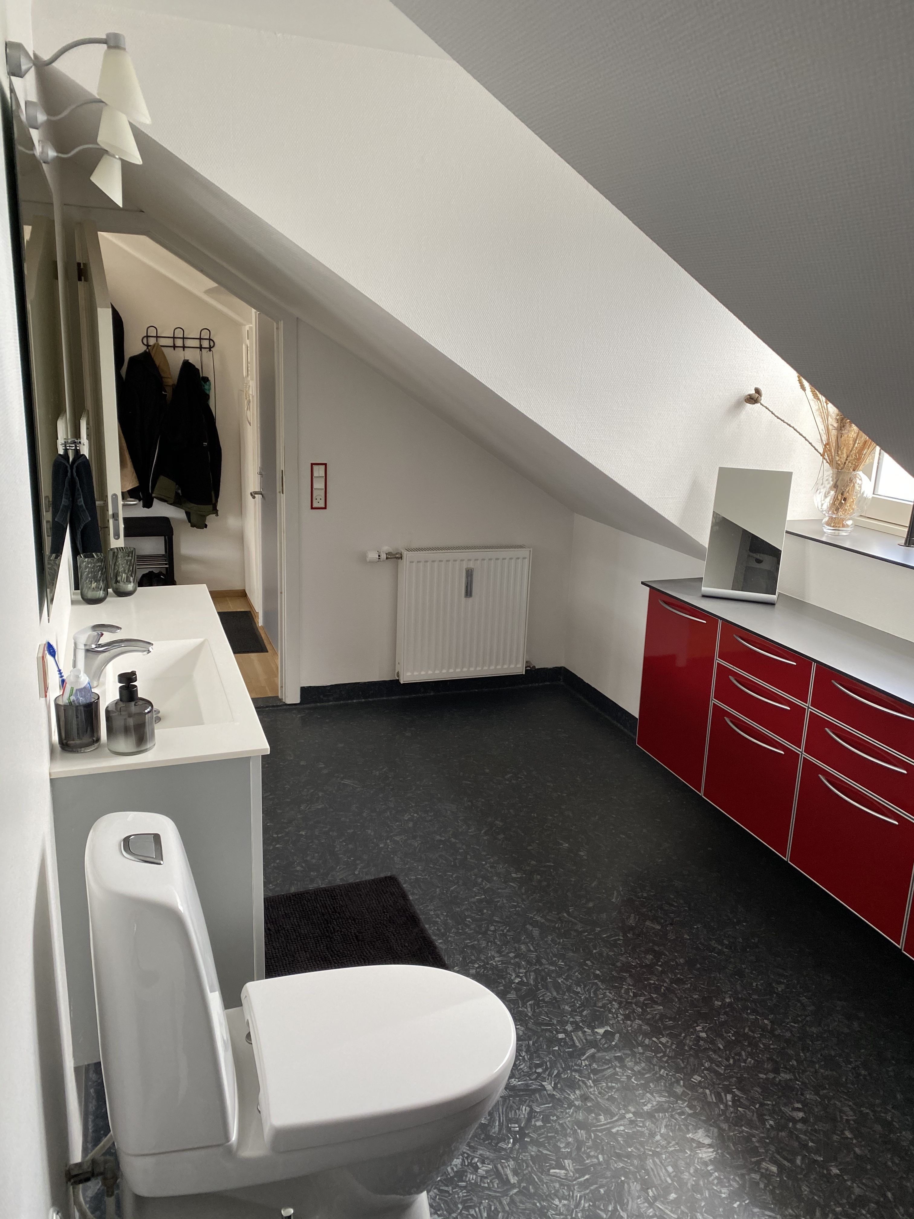 75m2 tæt på gågaden.