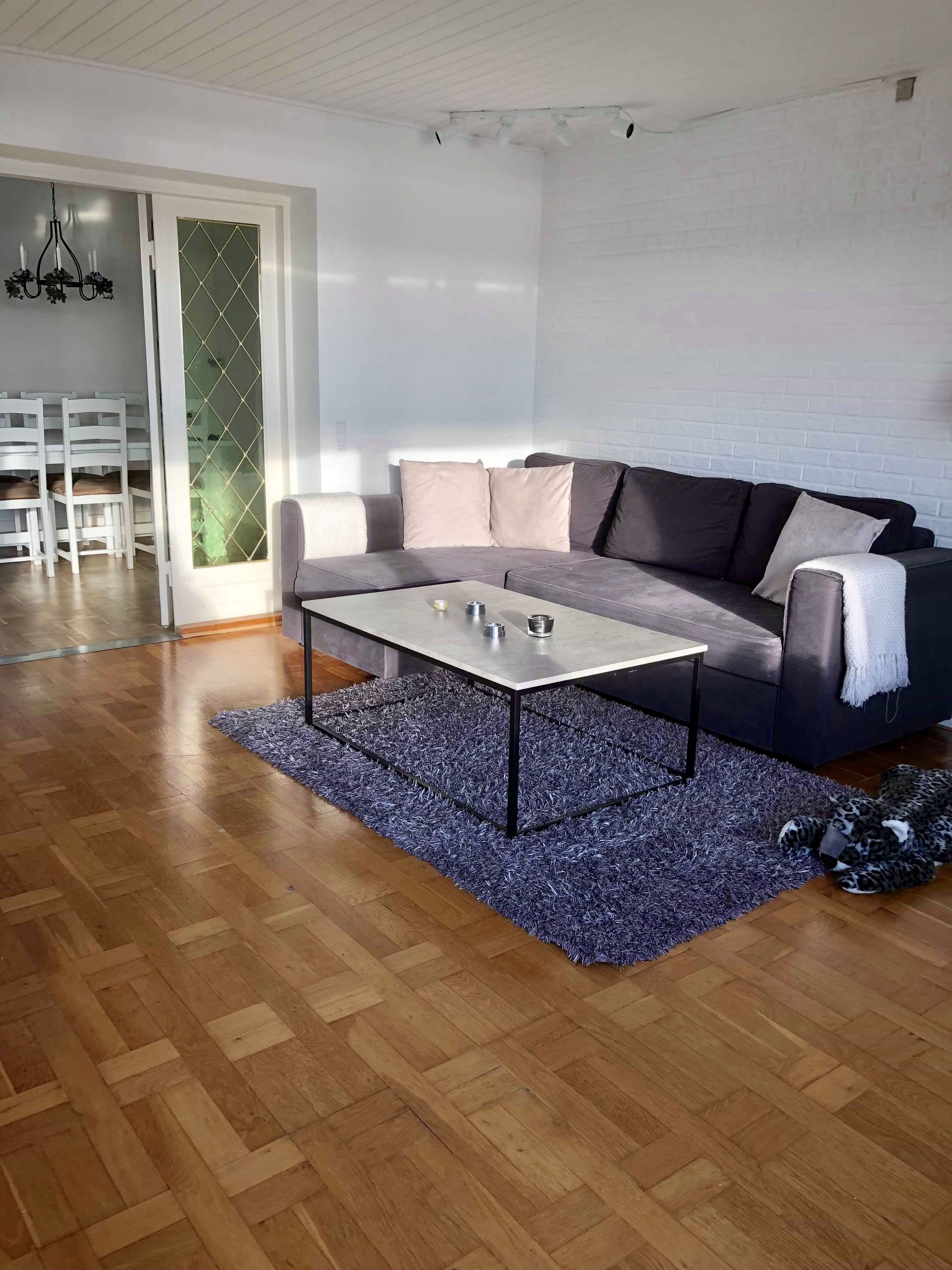 Villa på 1.række til vandet udlejes.