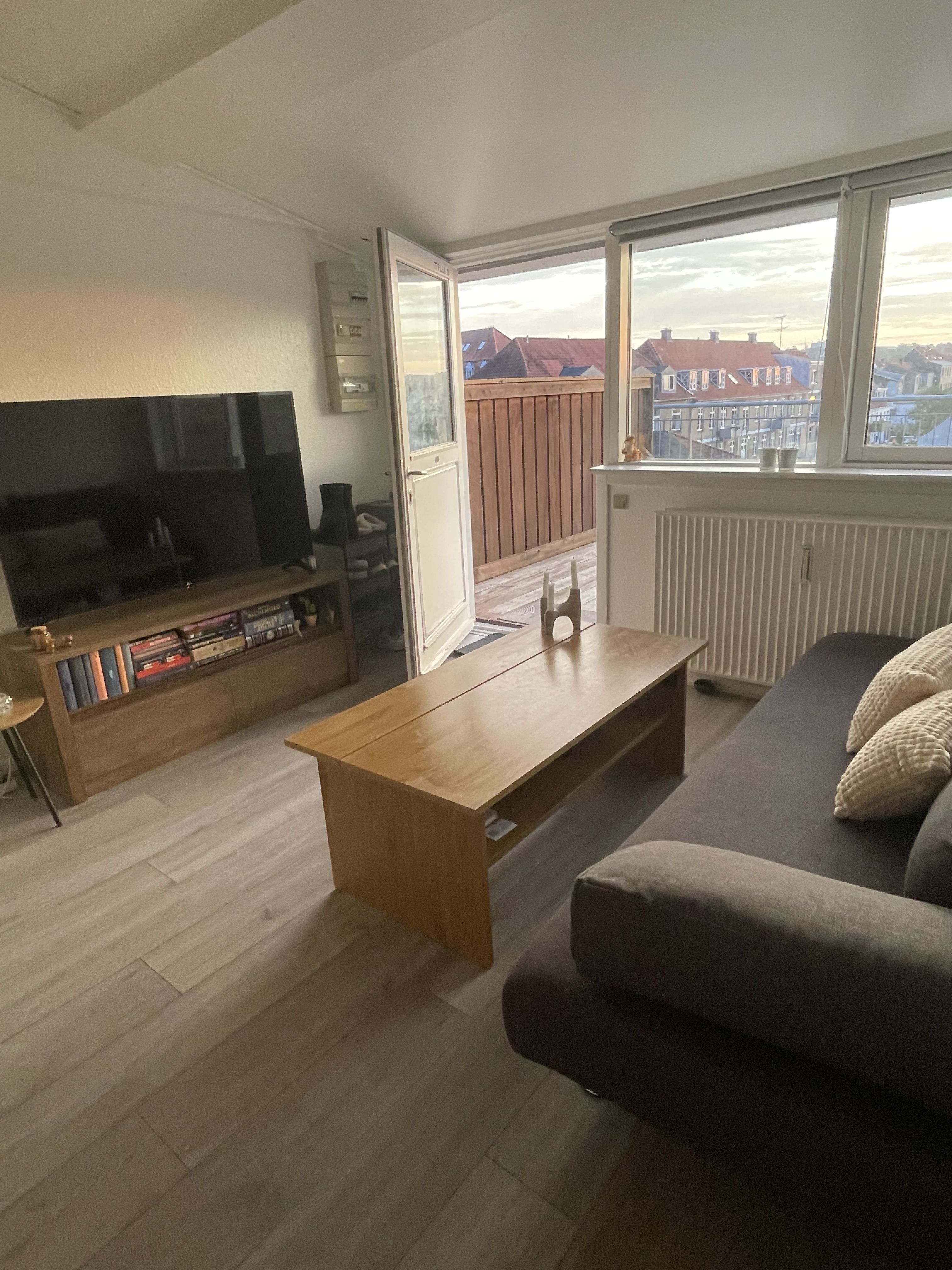 Skøn 1 værelses lejlighed med stor terrasse