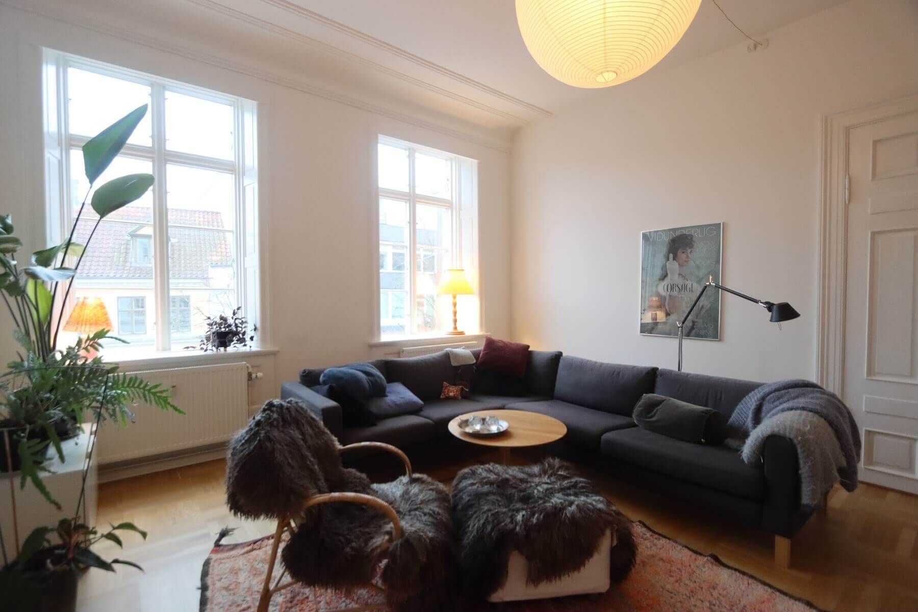 Herskabelig 4-værelses lejlighed i flot ejendom