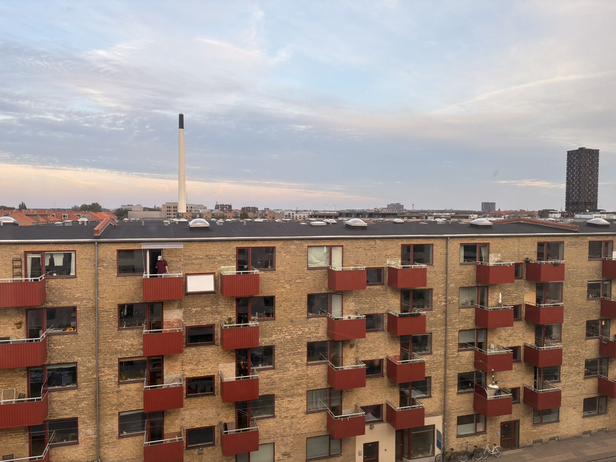 Helt ny 2V penthouse med Københavnerudsigt, hems og vestvendt altan 