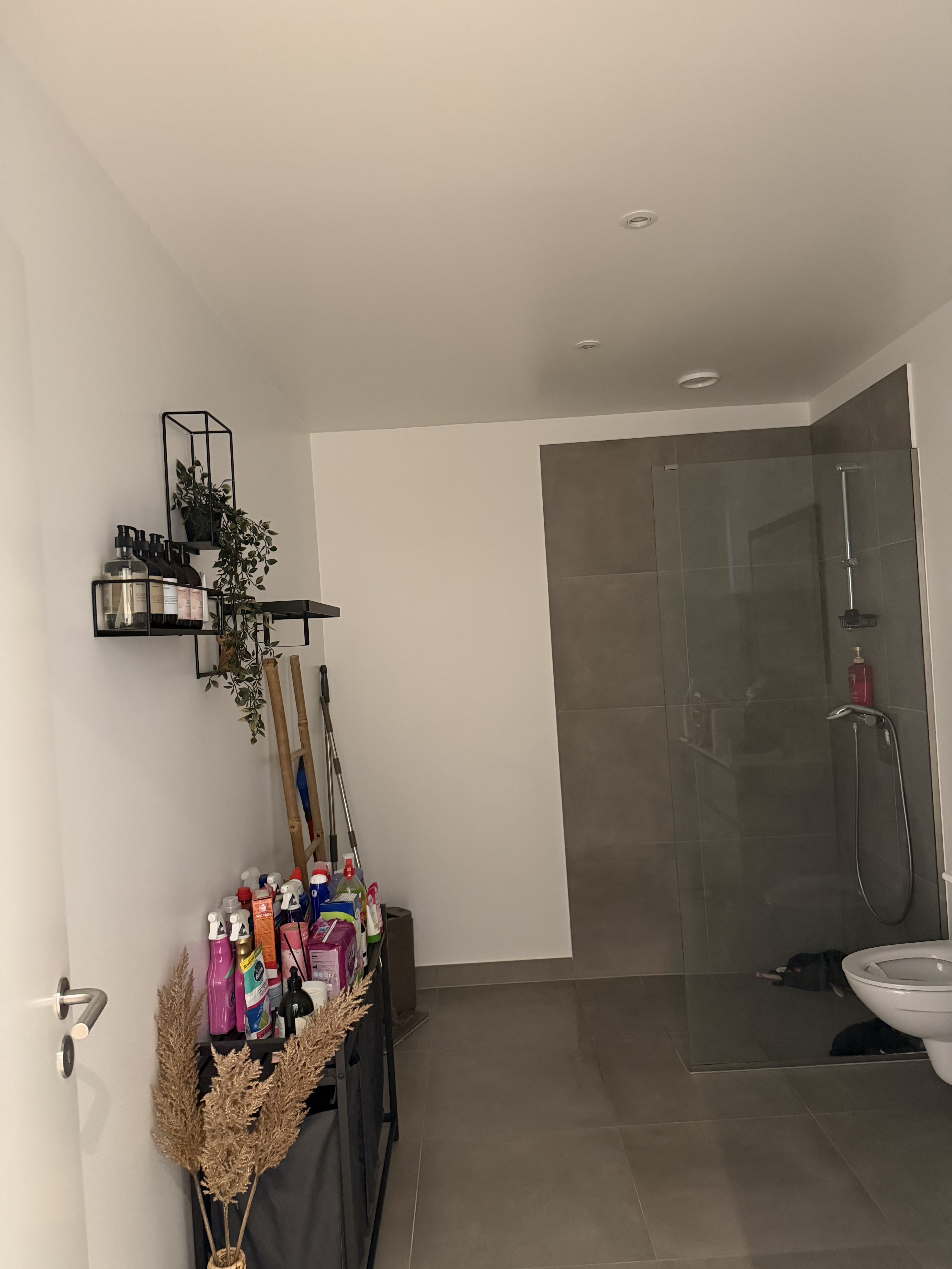 Stor rummelig 2V, 115 m2 på 1. Sal