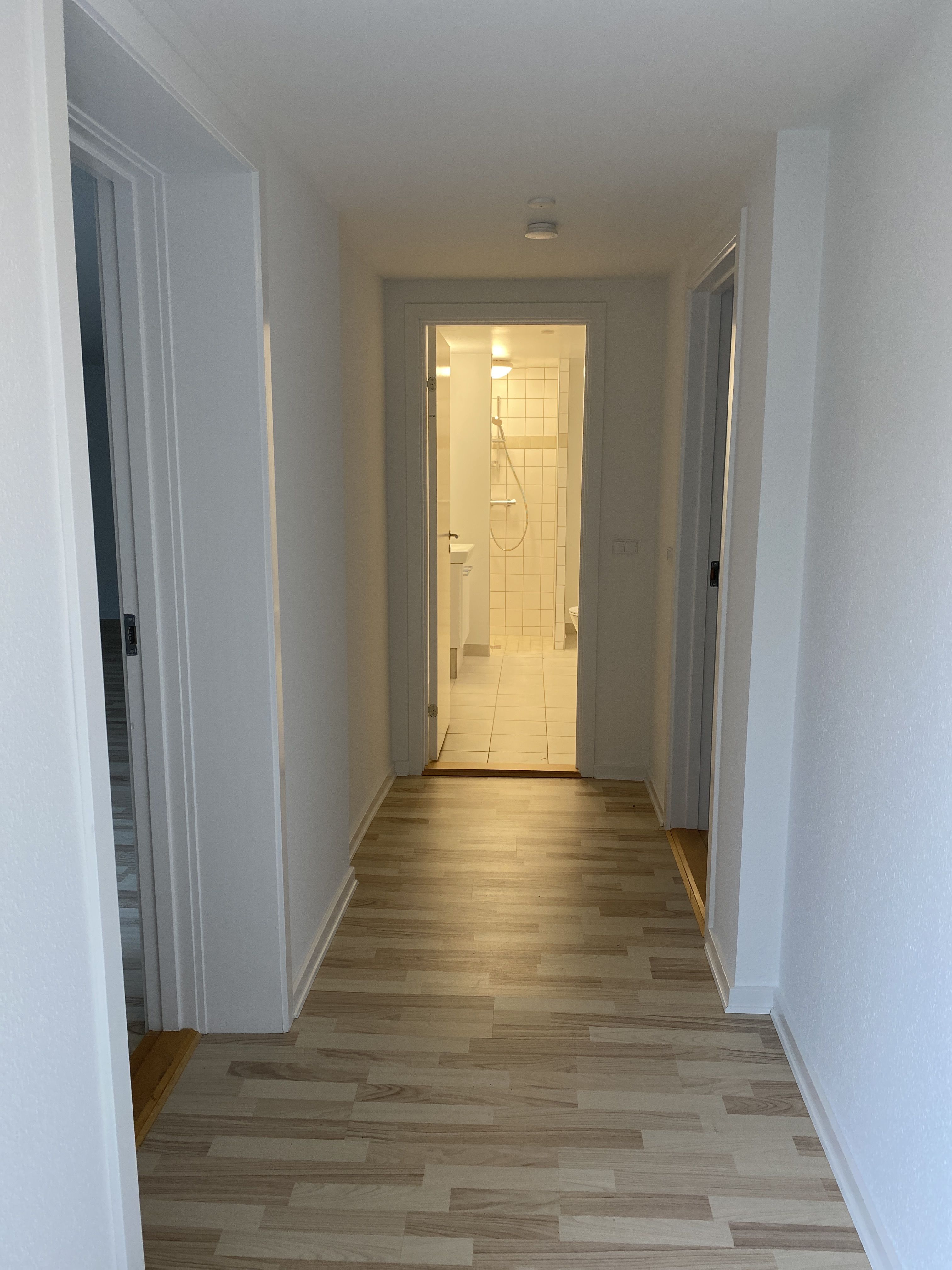 ½ dobbelt hus i Hårby....