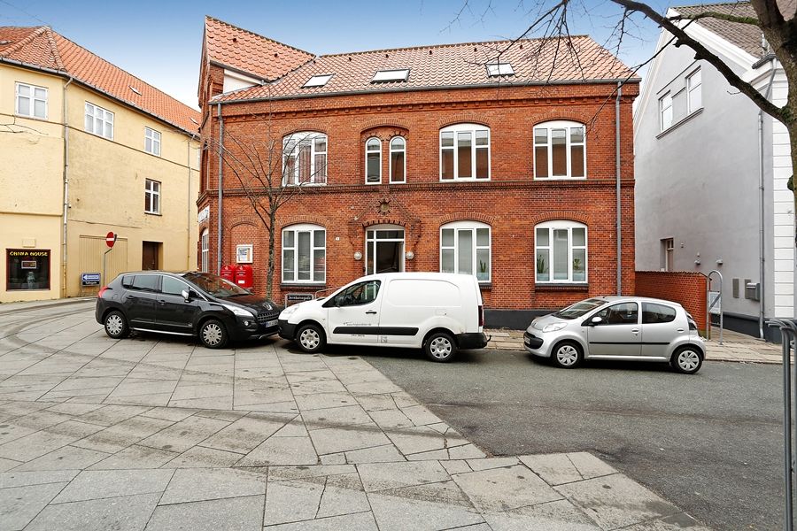 2 værelses lejlighed på Jernbanegade i Nykøbing M udlejes