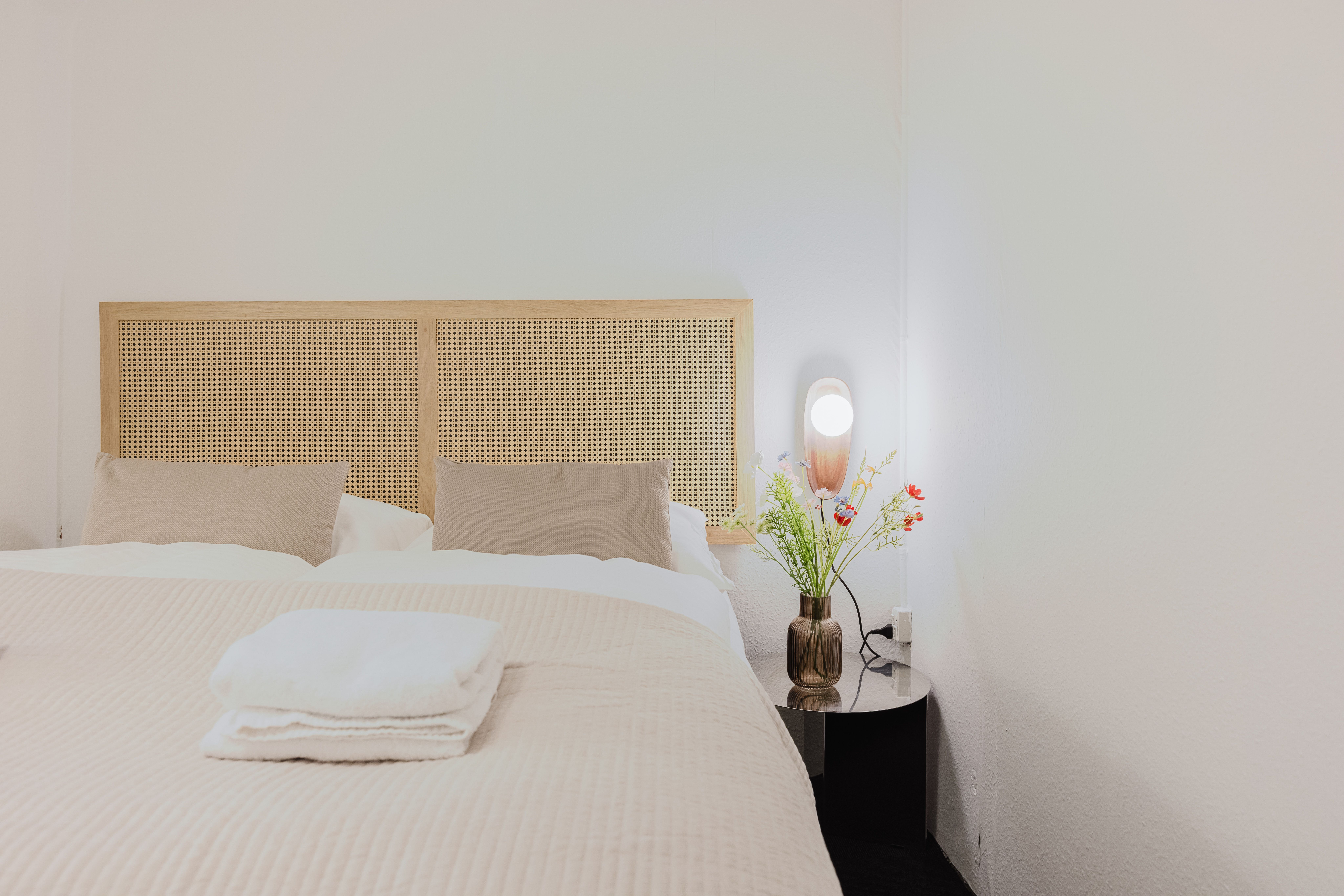 Fully furnished room, wit shared kitchen facilities 