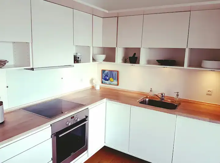 Fully Furnished Expat-Friendly 2-Room Apartment on Islands Brygge with Harbour View & Huge Sunny Balcony