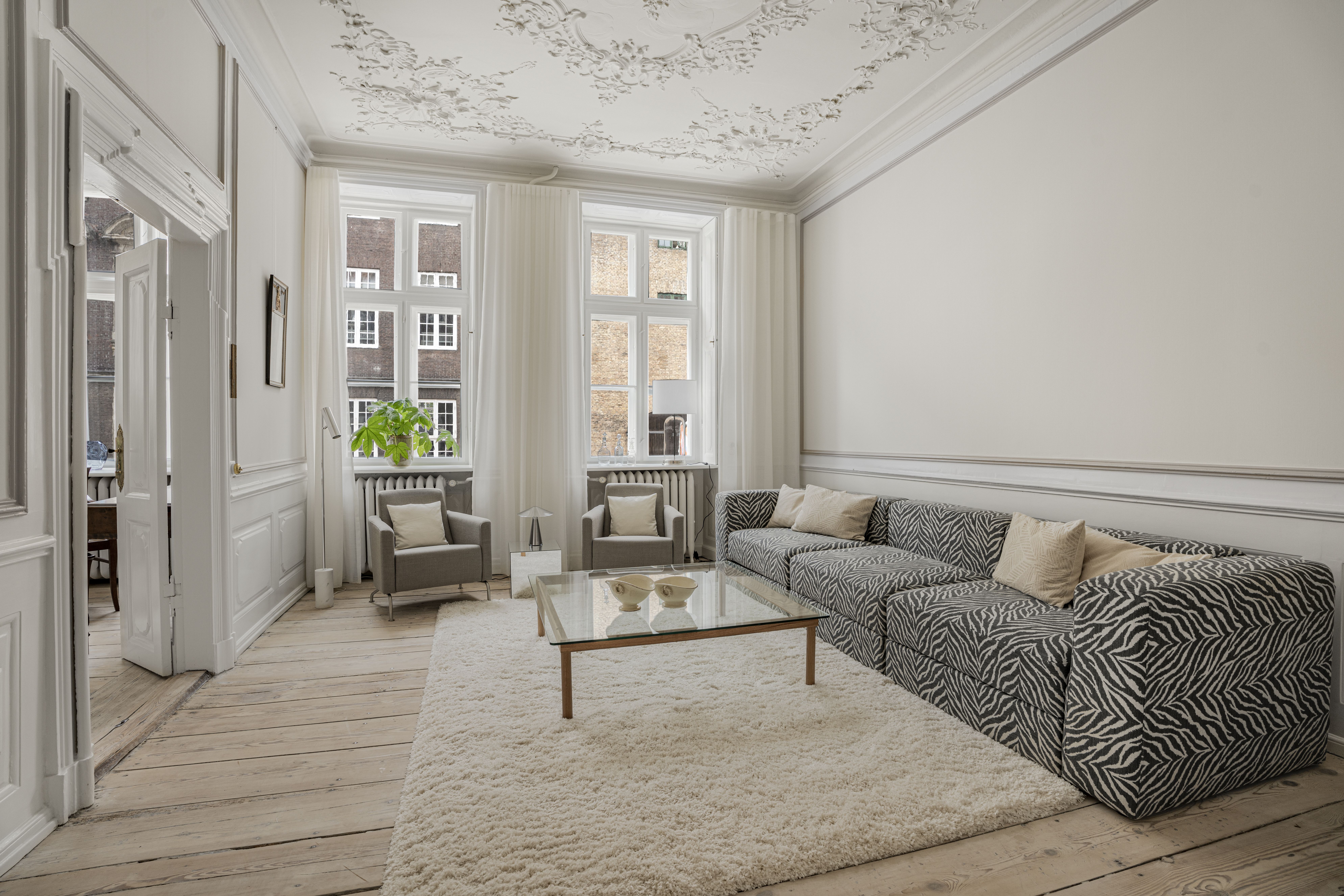 Exclusive, Newly Renovated and Fully Furnished Apartment in Christianshavn