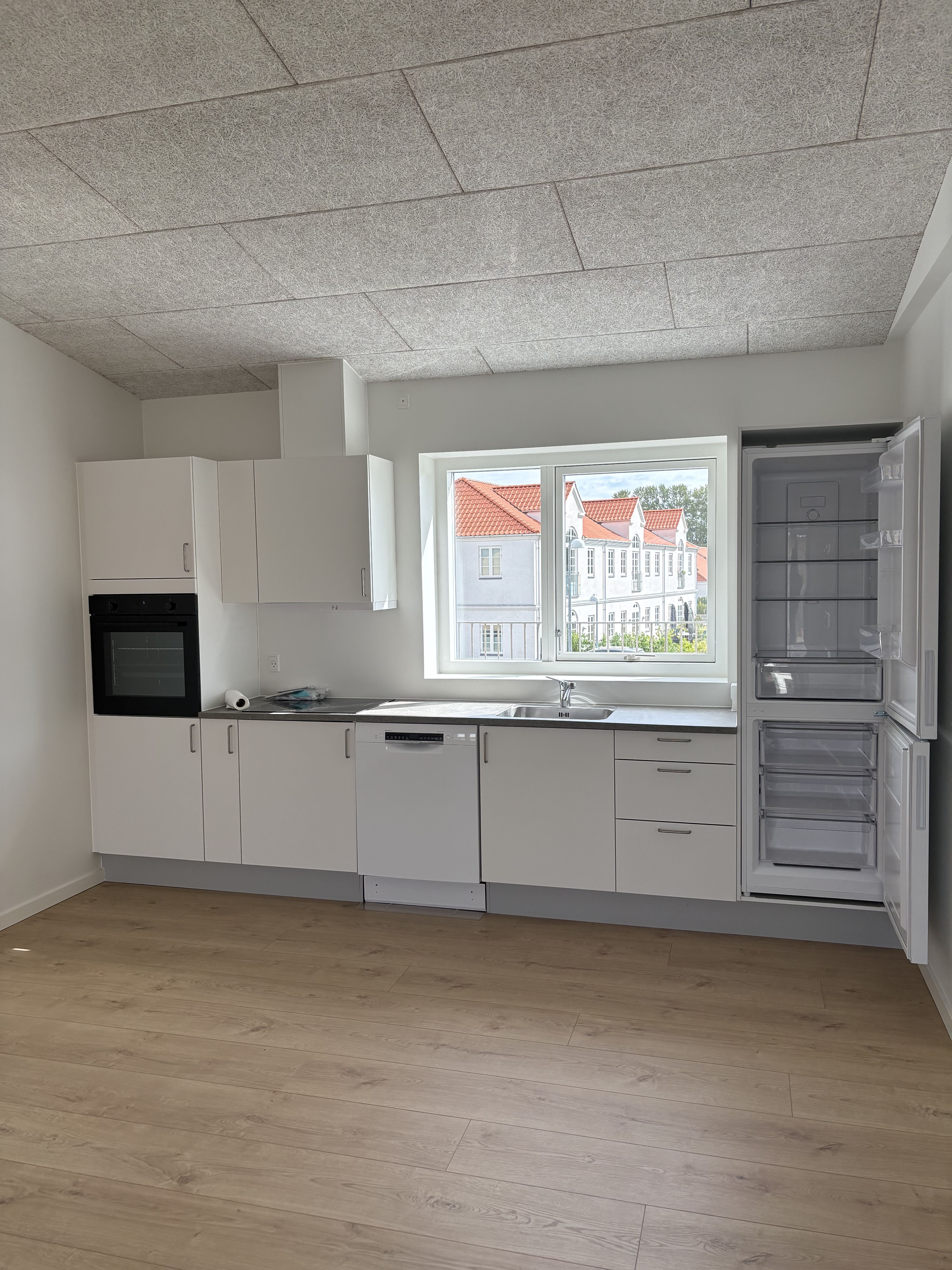 4-VÆRELSES LEJLIGHED PÅ BAVNE AGER!