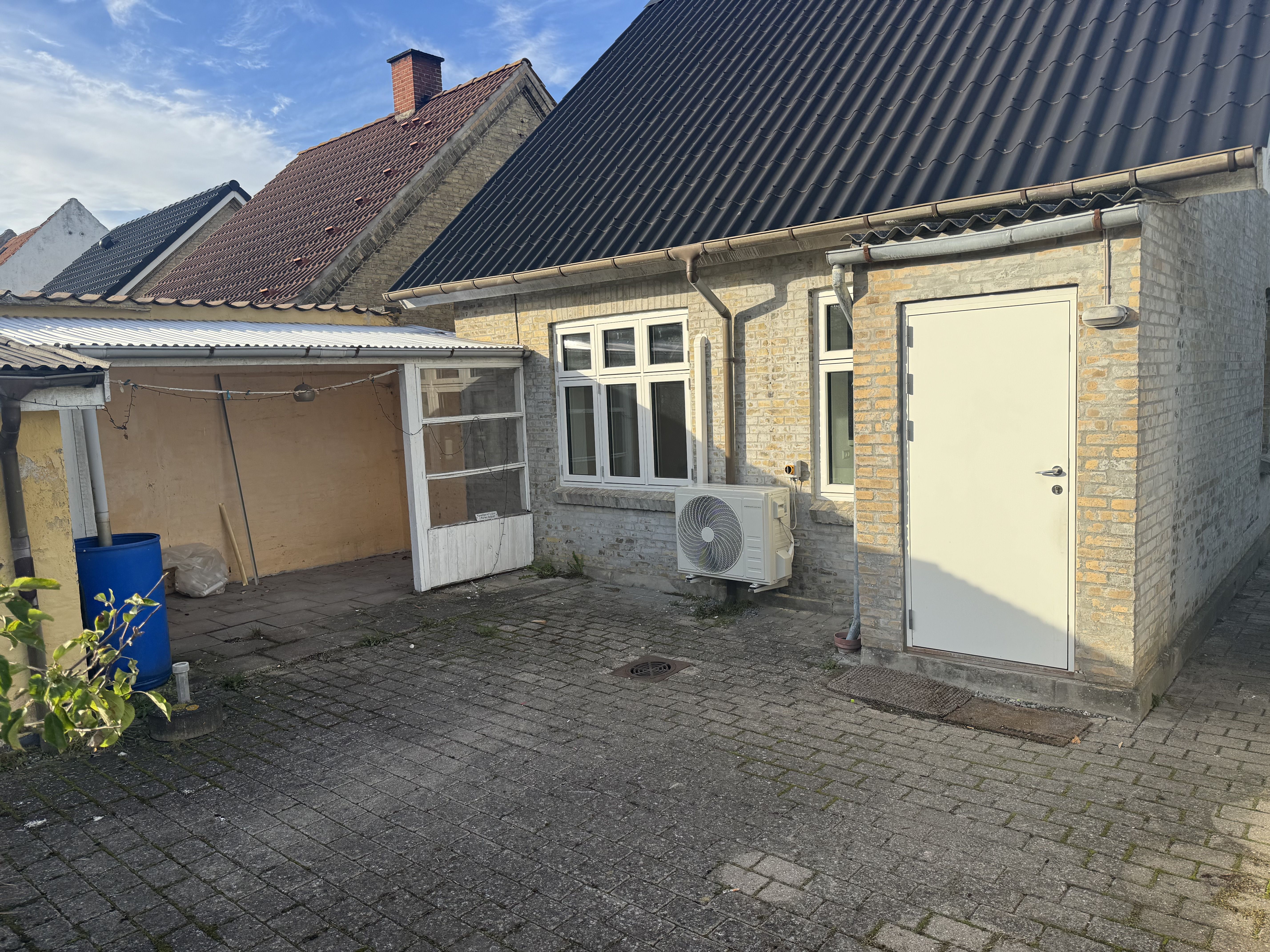 Hyggeligt hus på god beliggenhed. Husdyr tilladt