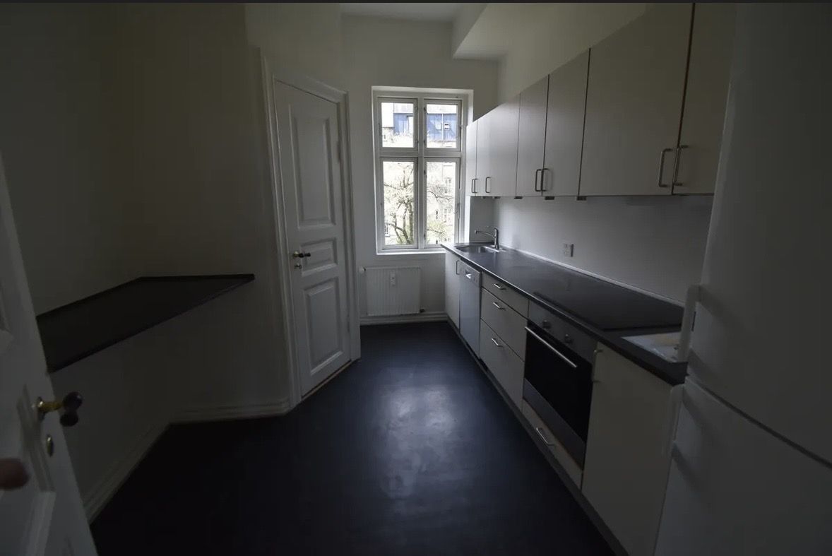 Bright 16 m² room in spacious shared apartment in Aarhus C