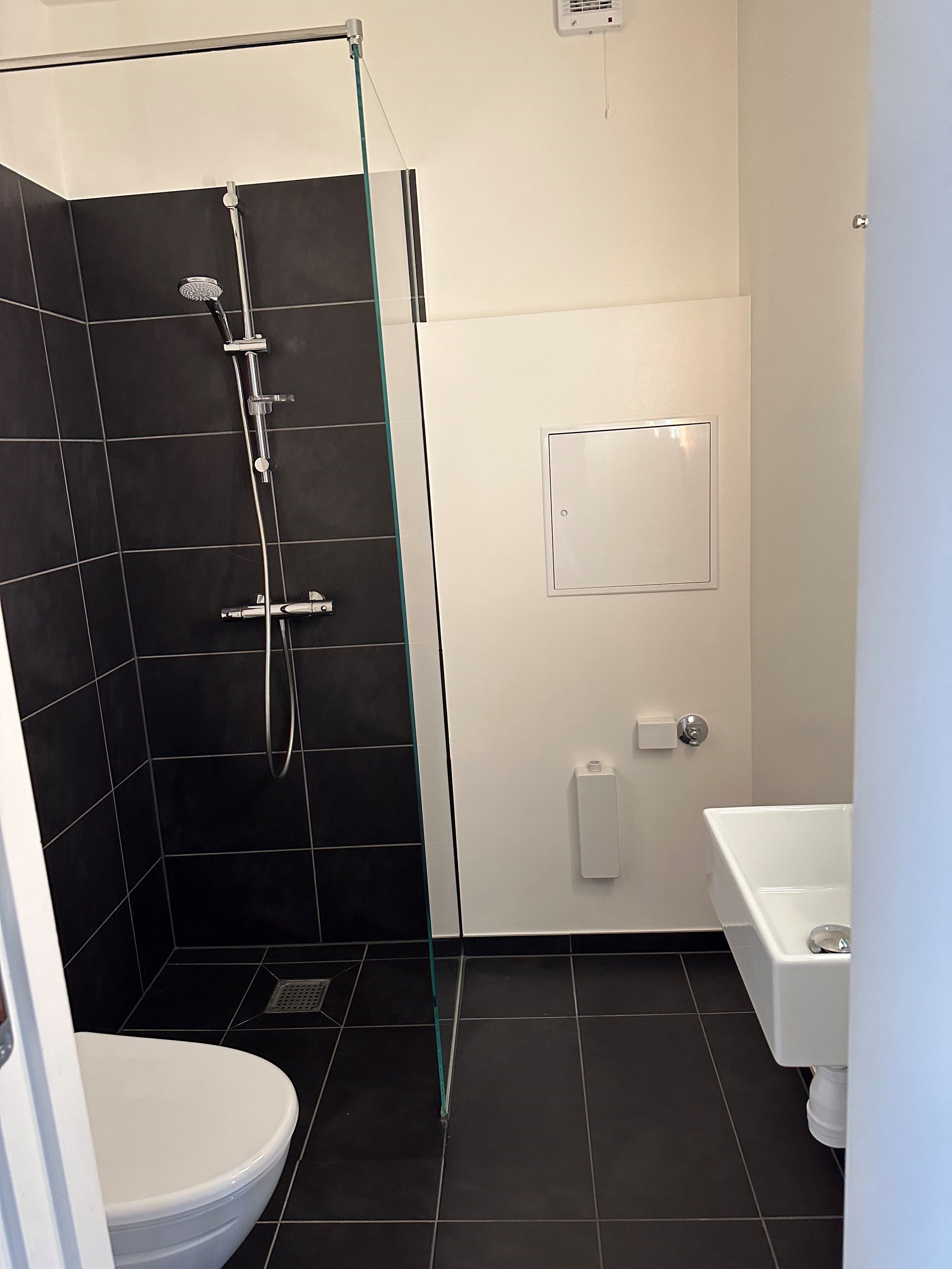 Total renoveret lækker lejlighed 96 m2 3 værelses. Altan og terrasse