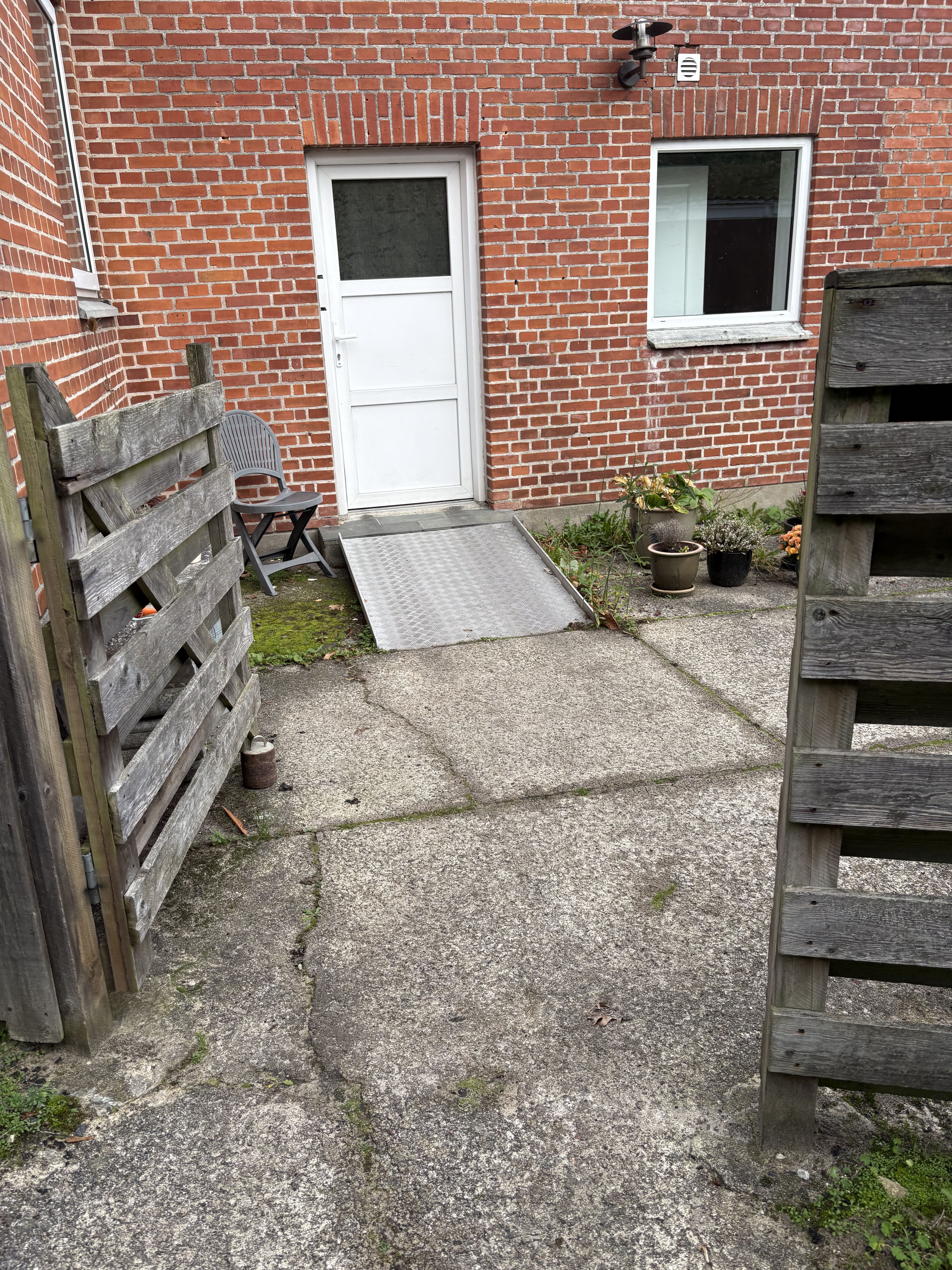 Stueetage i hus ledig 