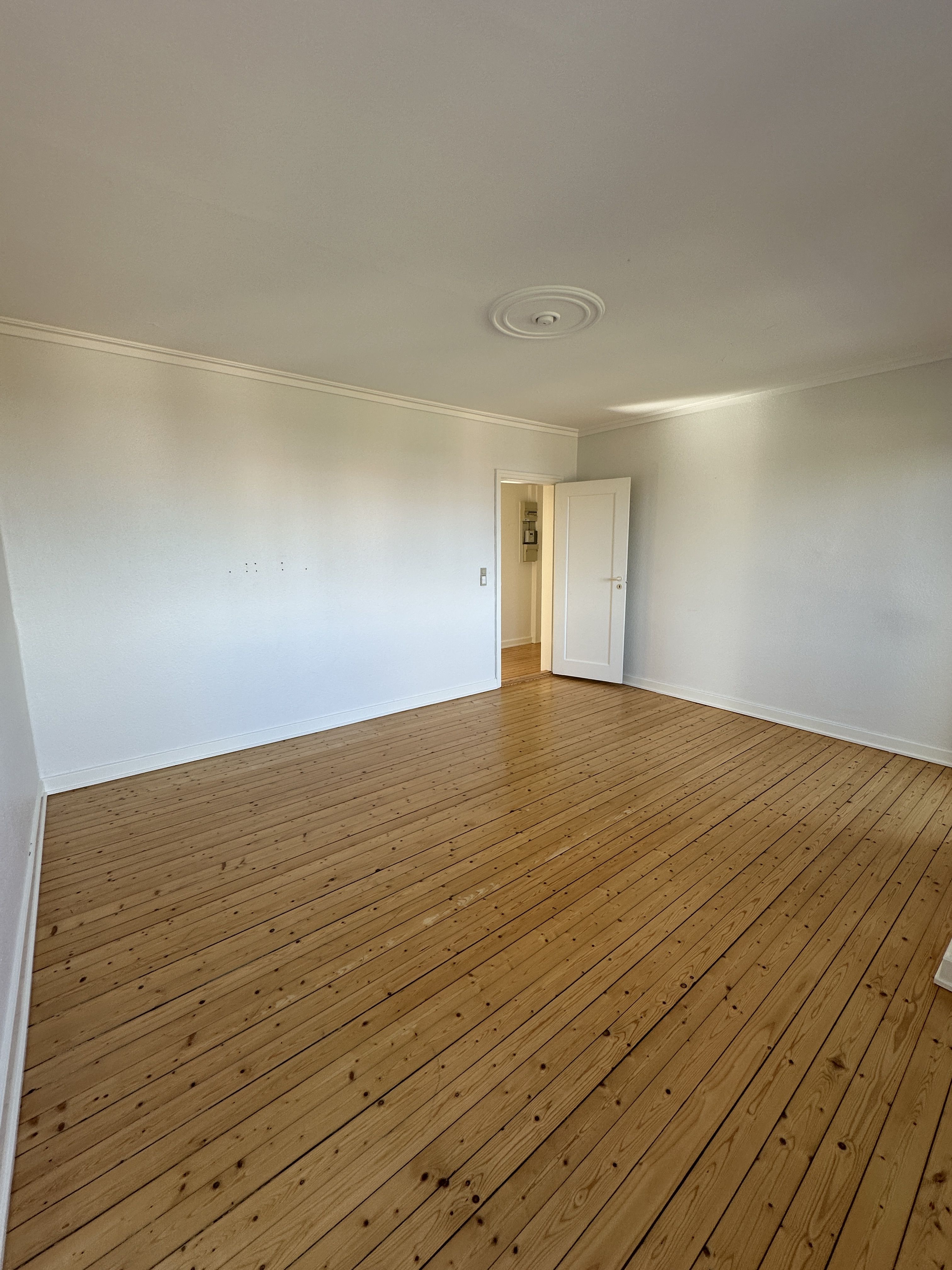 FIN LEJLIGHED I ØGADEN