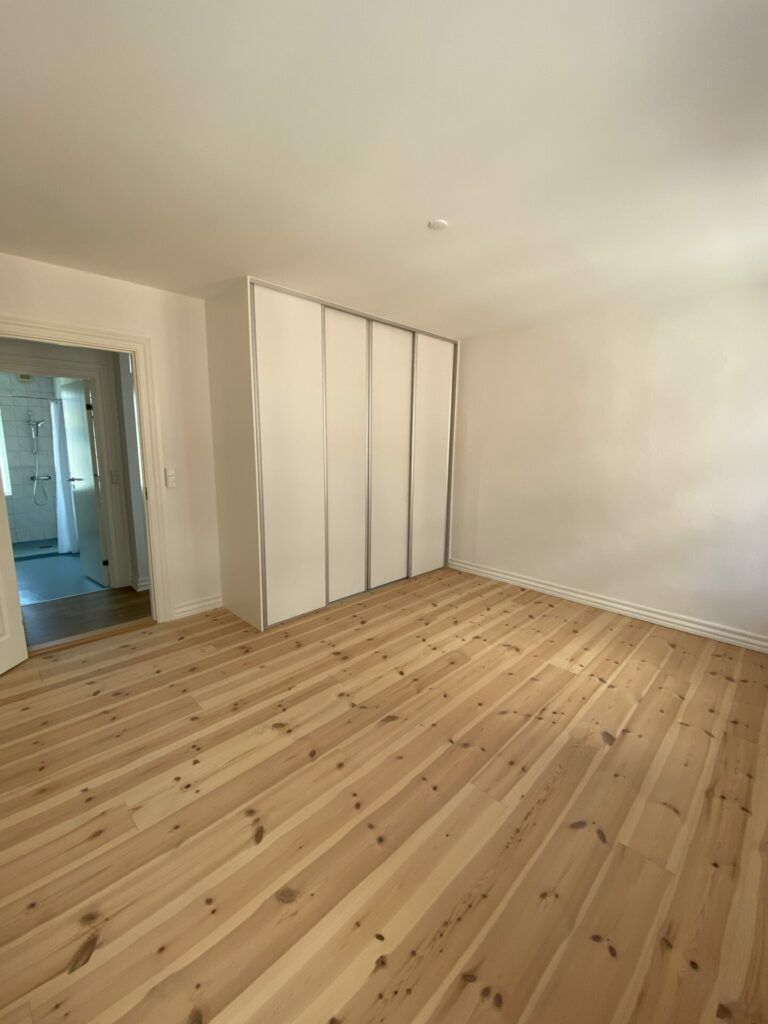 Flot renoveret 3-værelses på 97 m2 med stort, grønt gårdmiljø – tæt på Havnefronten, Nordkraft og gågaden