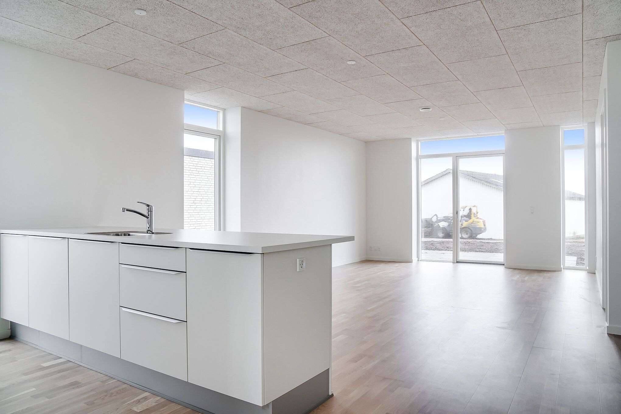 HUSDYR TILLADT, EGEN PARKERING, TERRASE OG HAVE