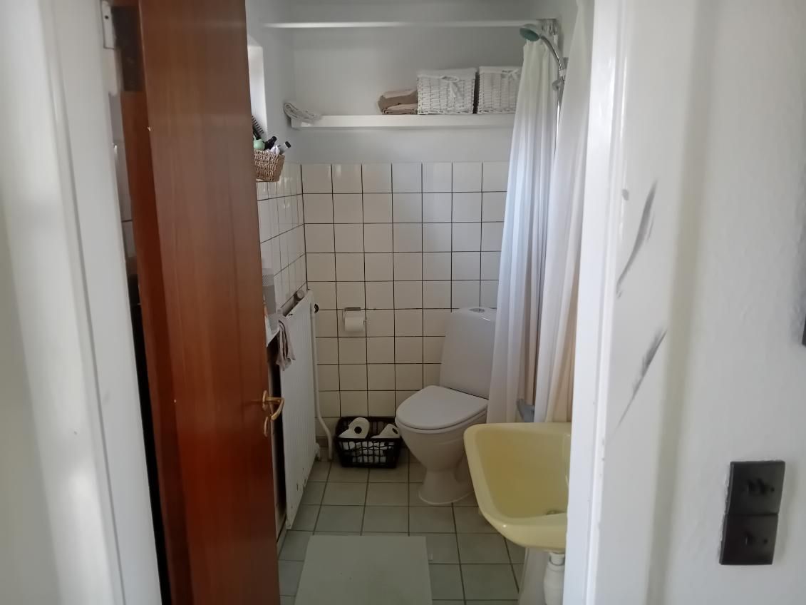 Hus på landet med hestestald