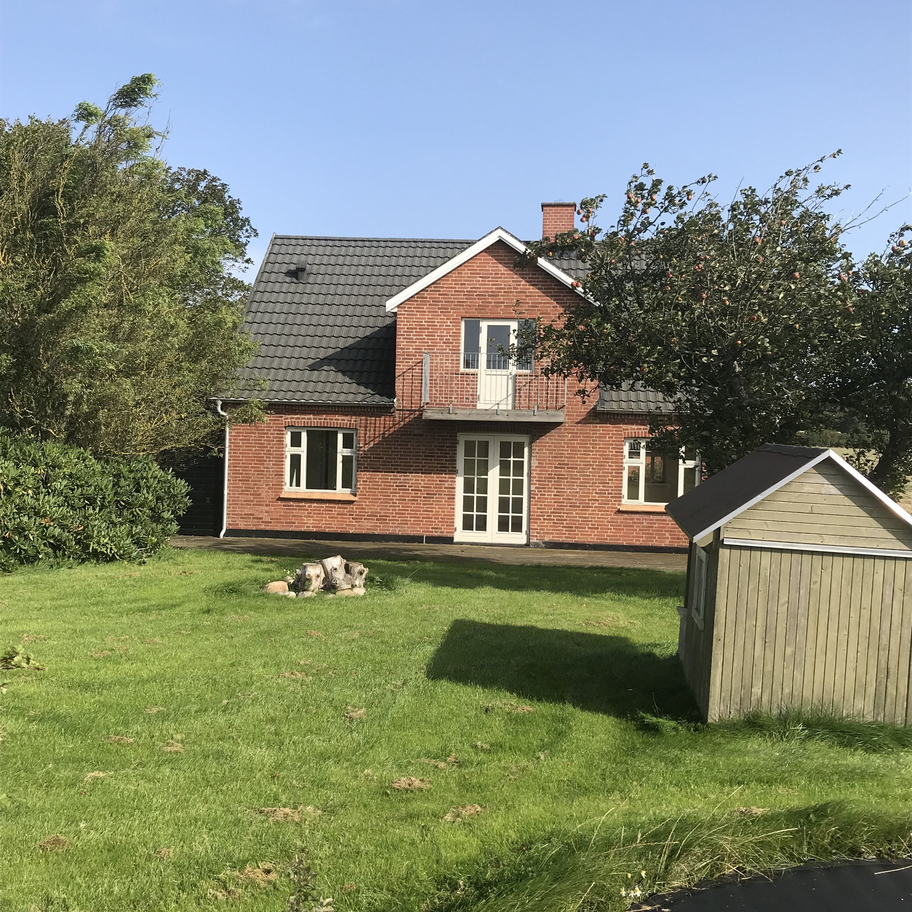 Stuehus til hesteejendom udlejes i Skivholme
