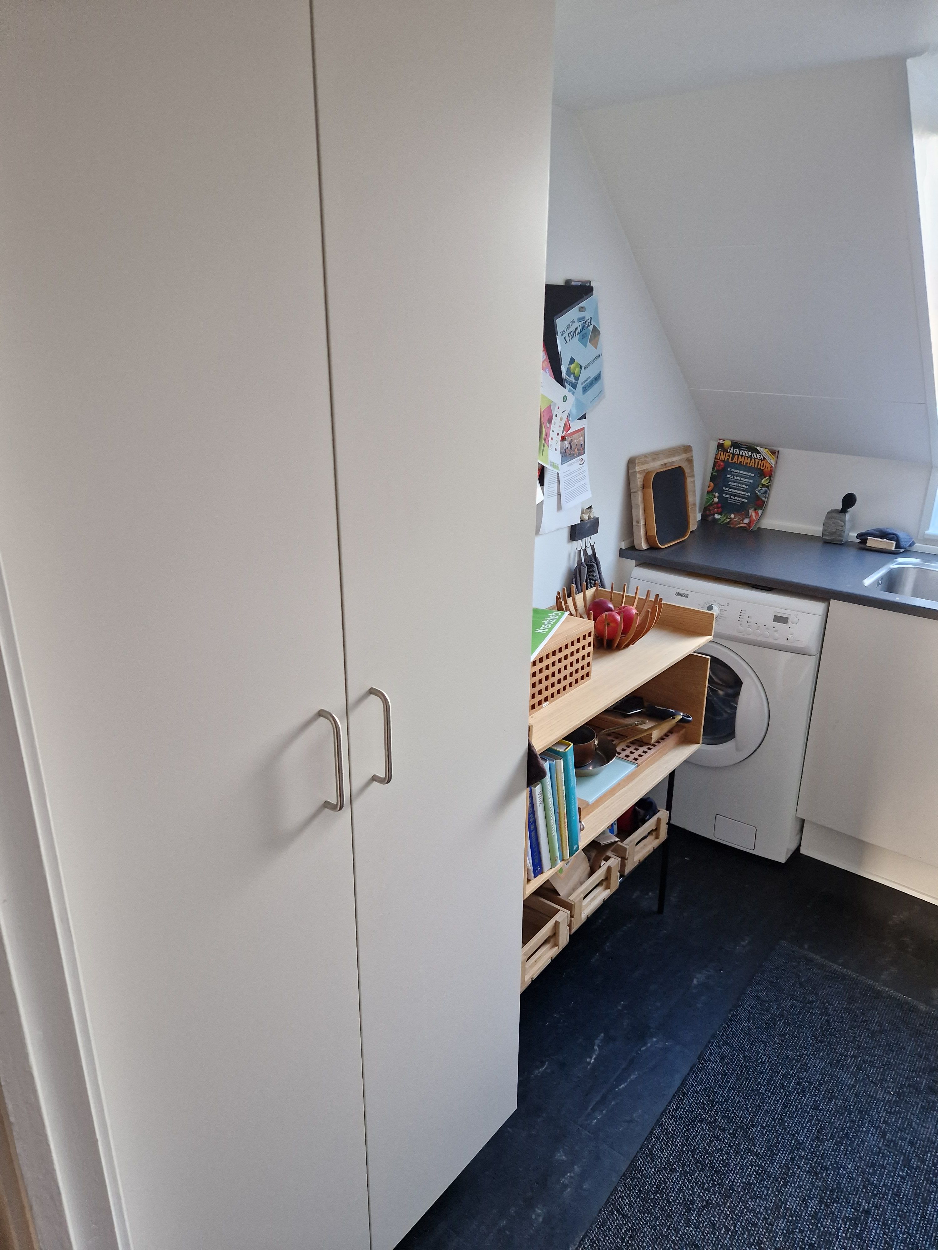 Renoveret 3-værelses på Frederiksbjerg i 2 plan. Delevenlig for 2.