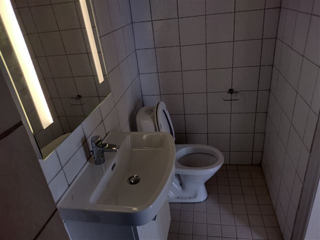 Renoveret og nyistandsat 3. sals lejlighed ledig straks.