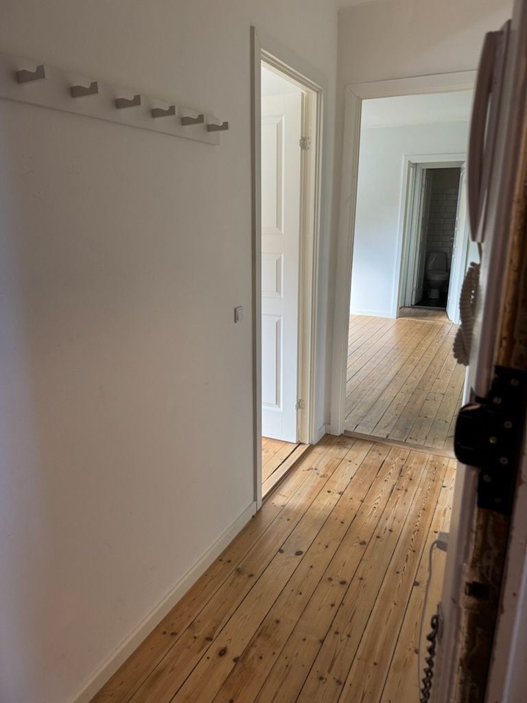Skøn 2-værelses lejlighed med stor, solrig altan på Amager