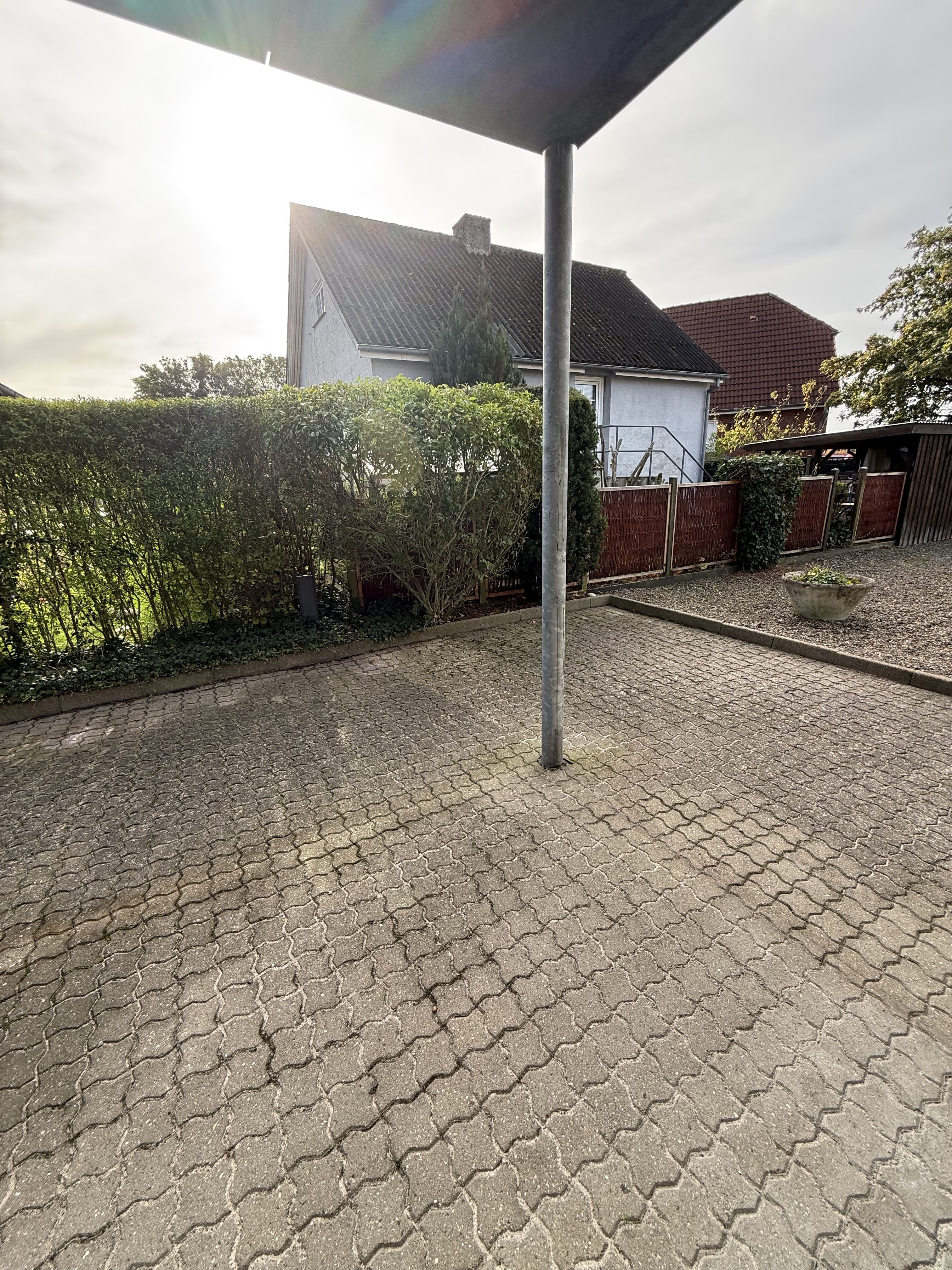 SKØN STUELEJLIGHED MED STOR TERRASSE