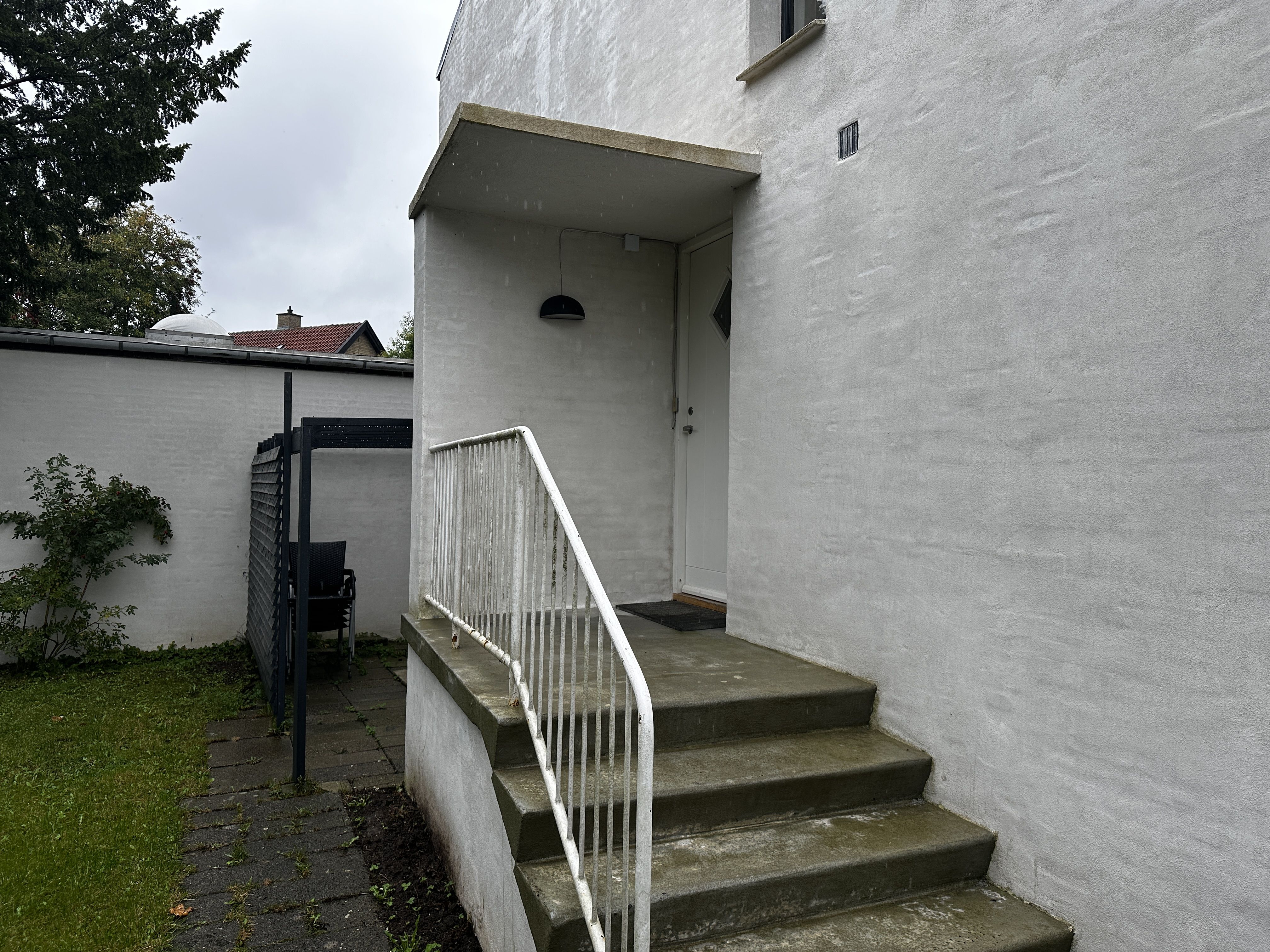 Rummelig 4-værelses lejlighed på 108 m² med adgang til fælles have i Virum