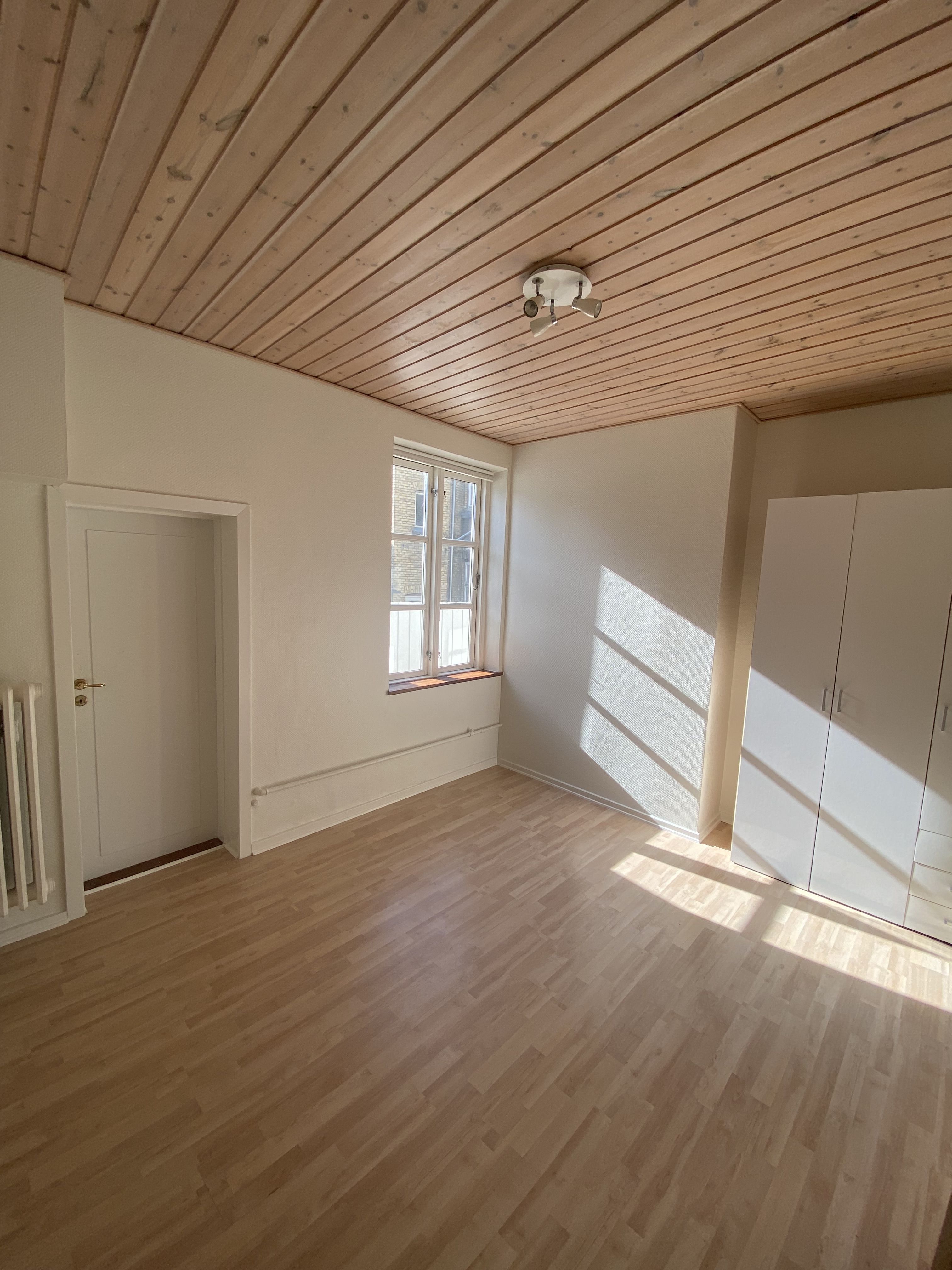 Super fin lejlighed med egen terrasse ved Svendborg havn er ledig!🏠
