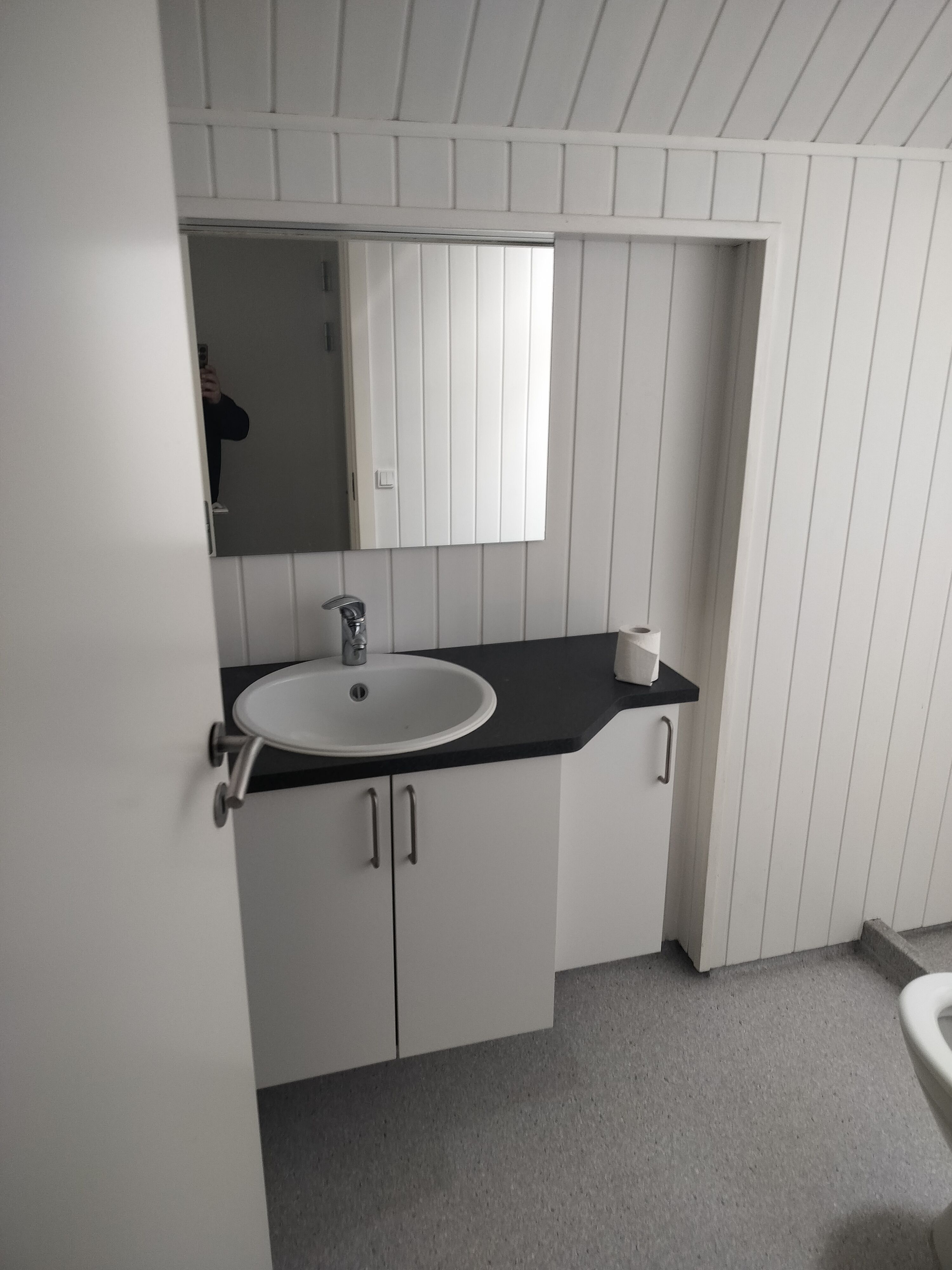 Fin renoveret 2 værelset lejlighed